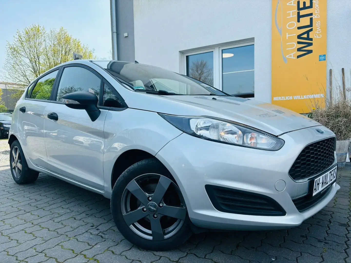 Ford Fiesta -5-Türen-Klimaautom.-Autom.-Alu- Silber - 1