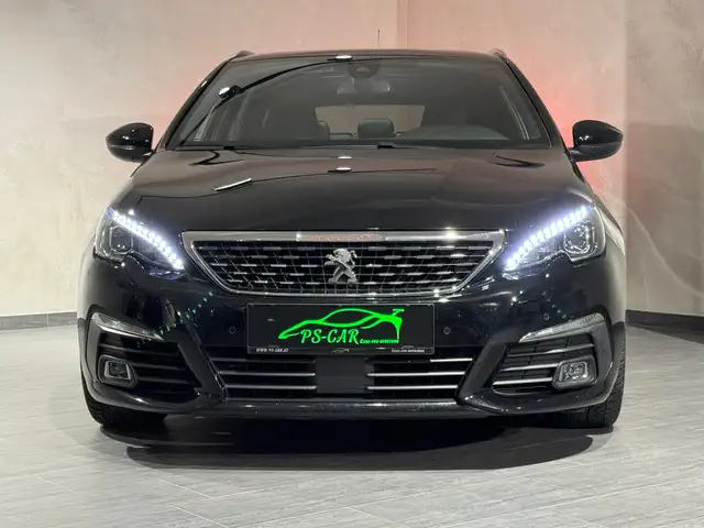 Peugeot 308 view 4