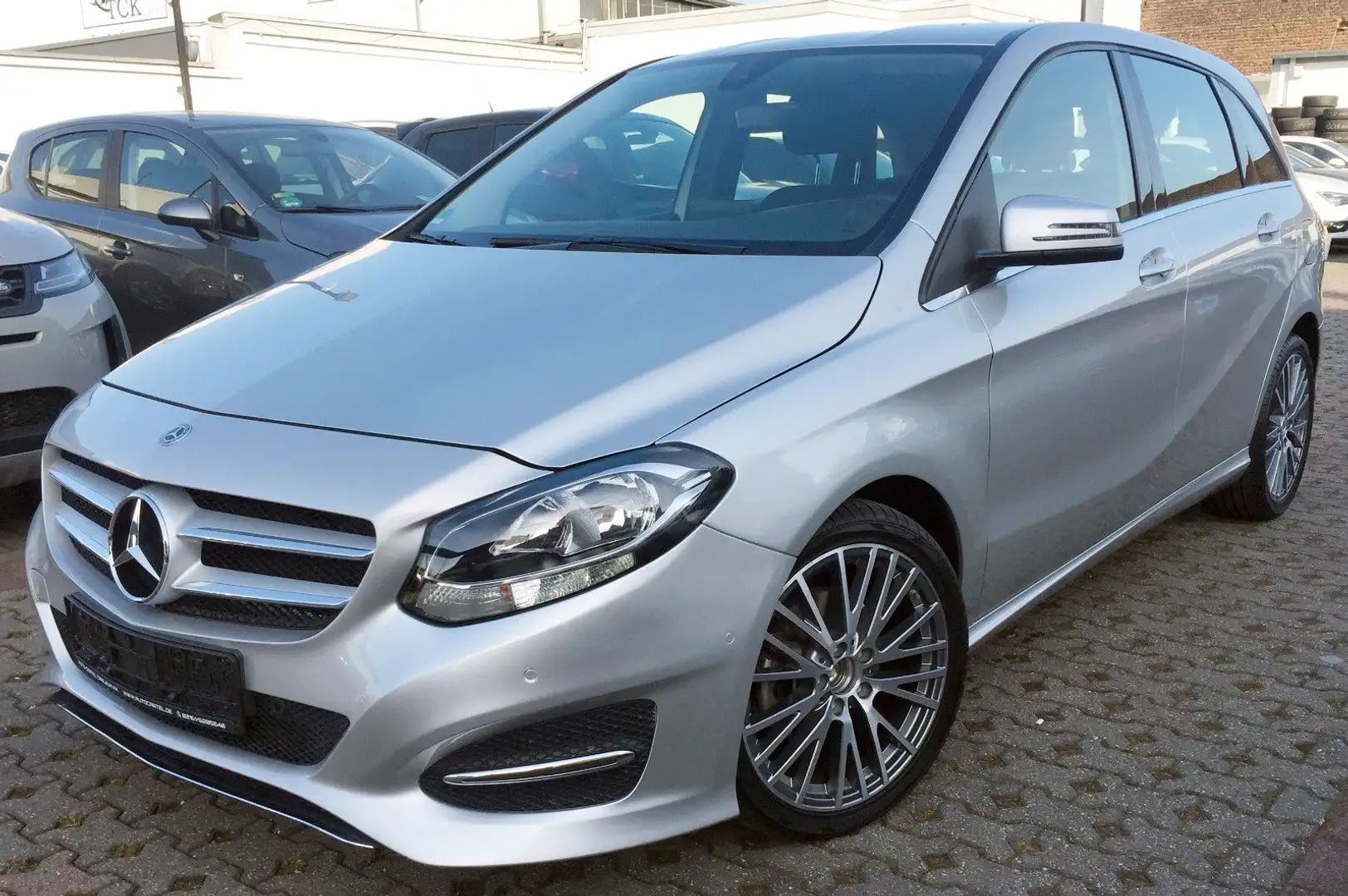 Mercedes-Benz B 180 -AUTOMATIK-GARANTI-EU6-SITZHZ-RENTNER.AUTO Argent - 1