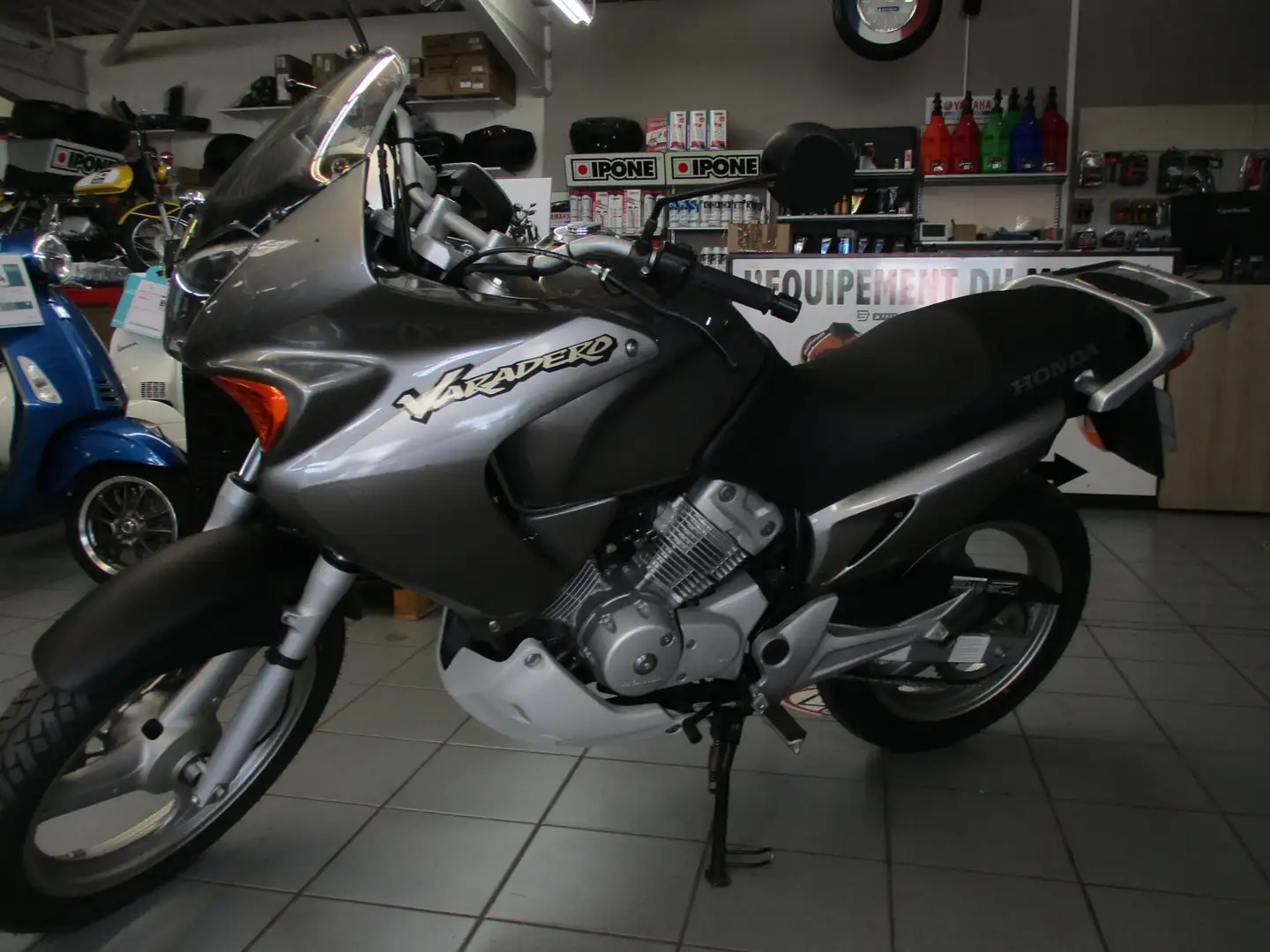 Honda Varadero Gris - 1