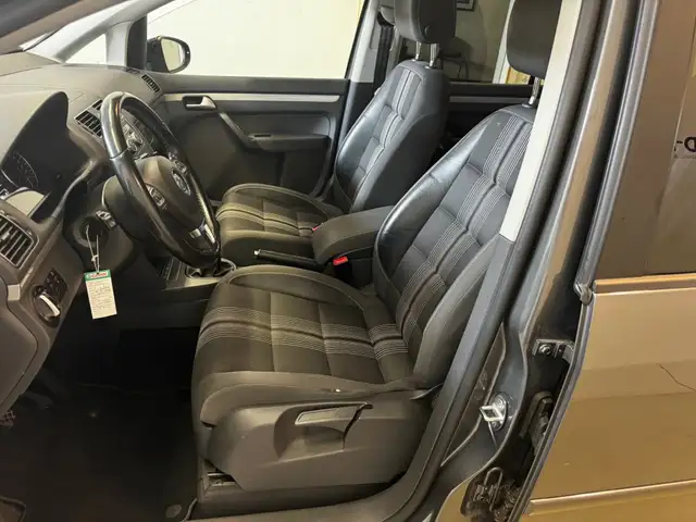 Volkswagen Touran view 10