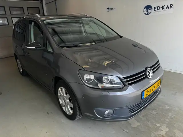 Volkswagen Touran view 6