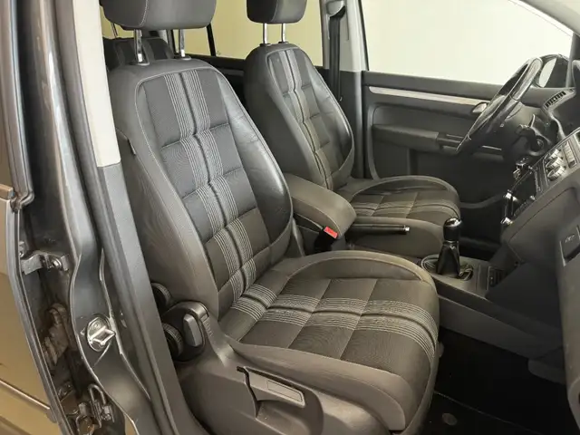 Volkswagen Touran view 9