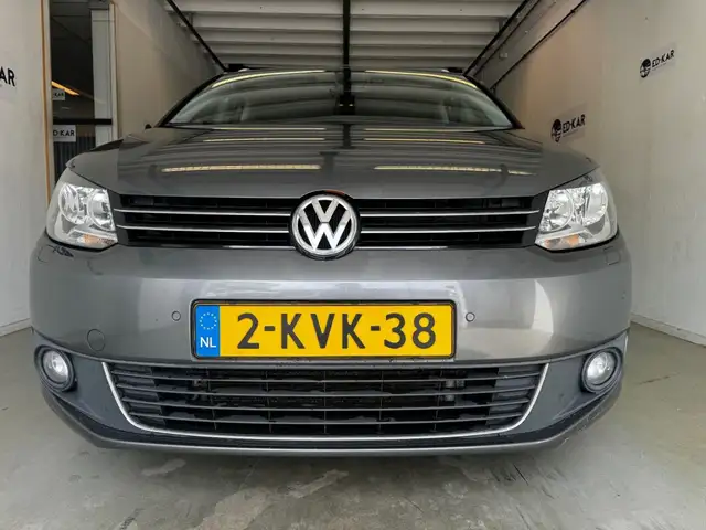Volkswagen Touran view 5