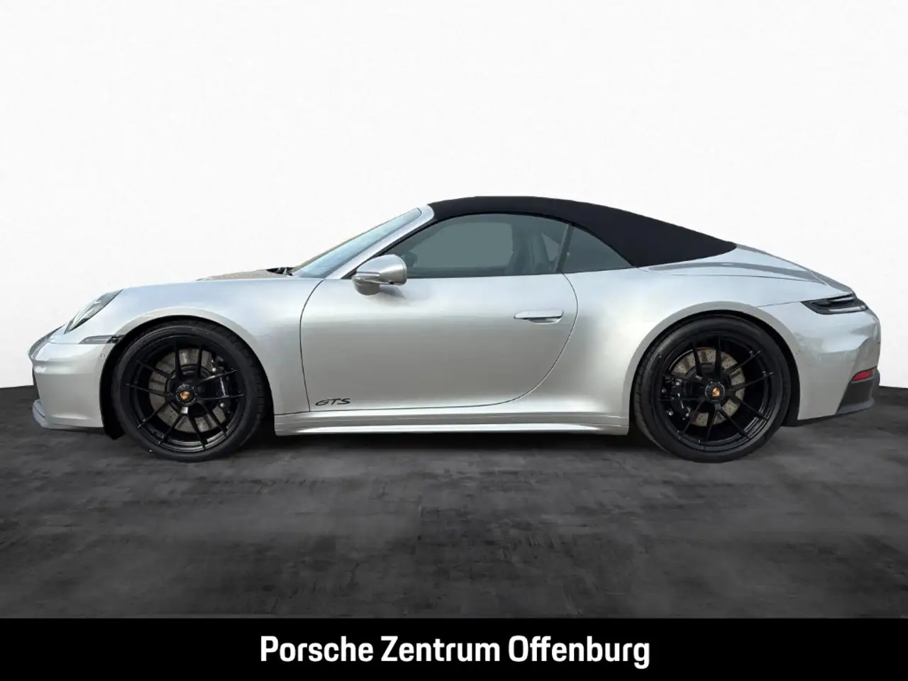 Porsche 992 -2 (911) Carrera 4 GTS Cabriolet 2