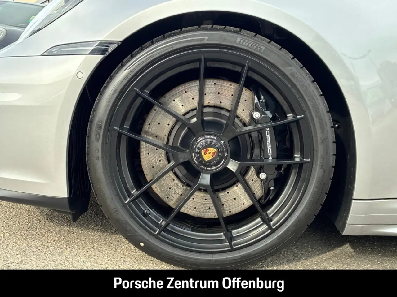 Porsche 992 -2 (911) Carrera 4 GTS Cabriolet 8