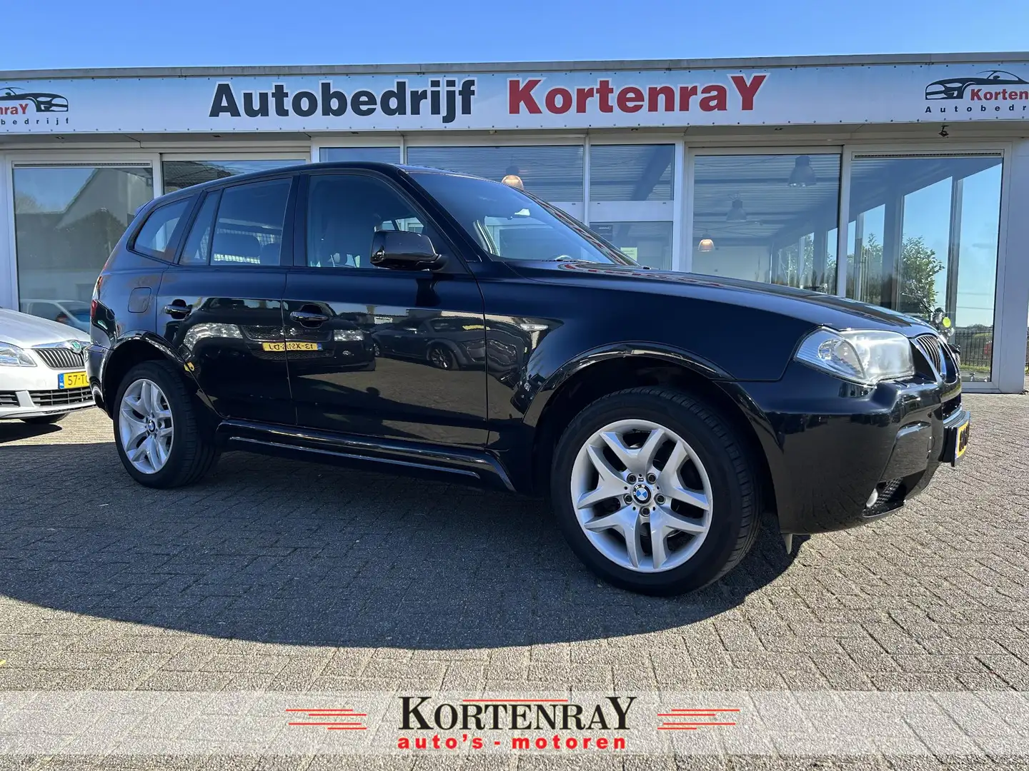 BMW X3 3.0i Executive mooie originele auto zie foto's en Zwart - 1