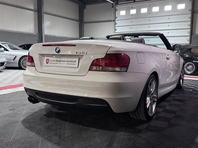 BMW 1 Series view 10