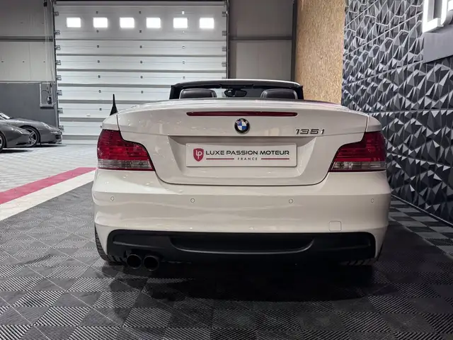 BMW 1 Series view 8