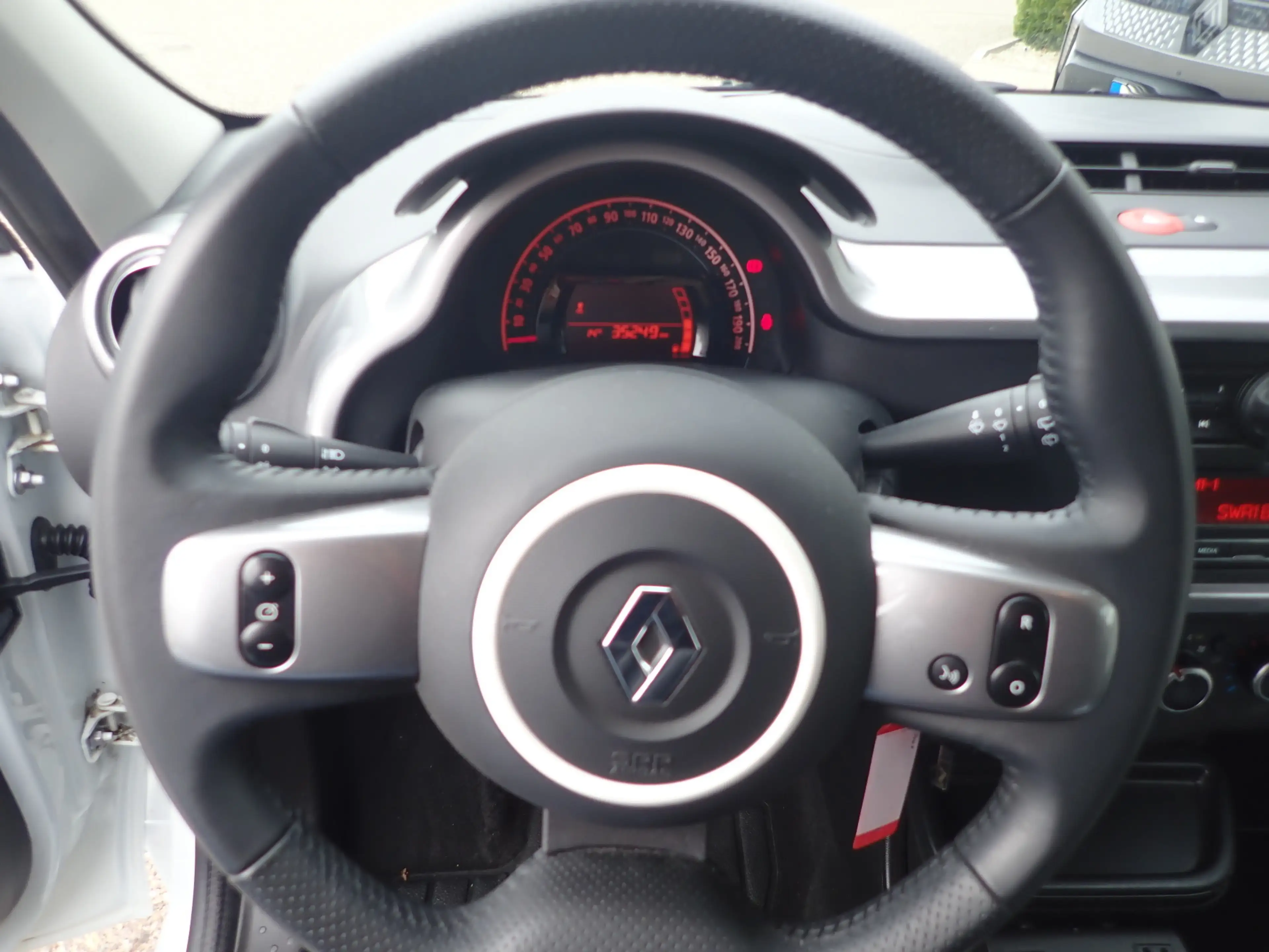 Renault Twingo Limited SCe 70 — photo 9