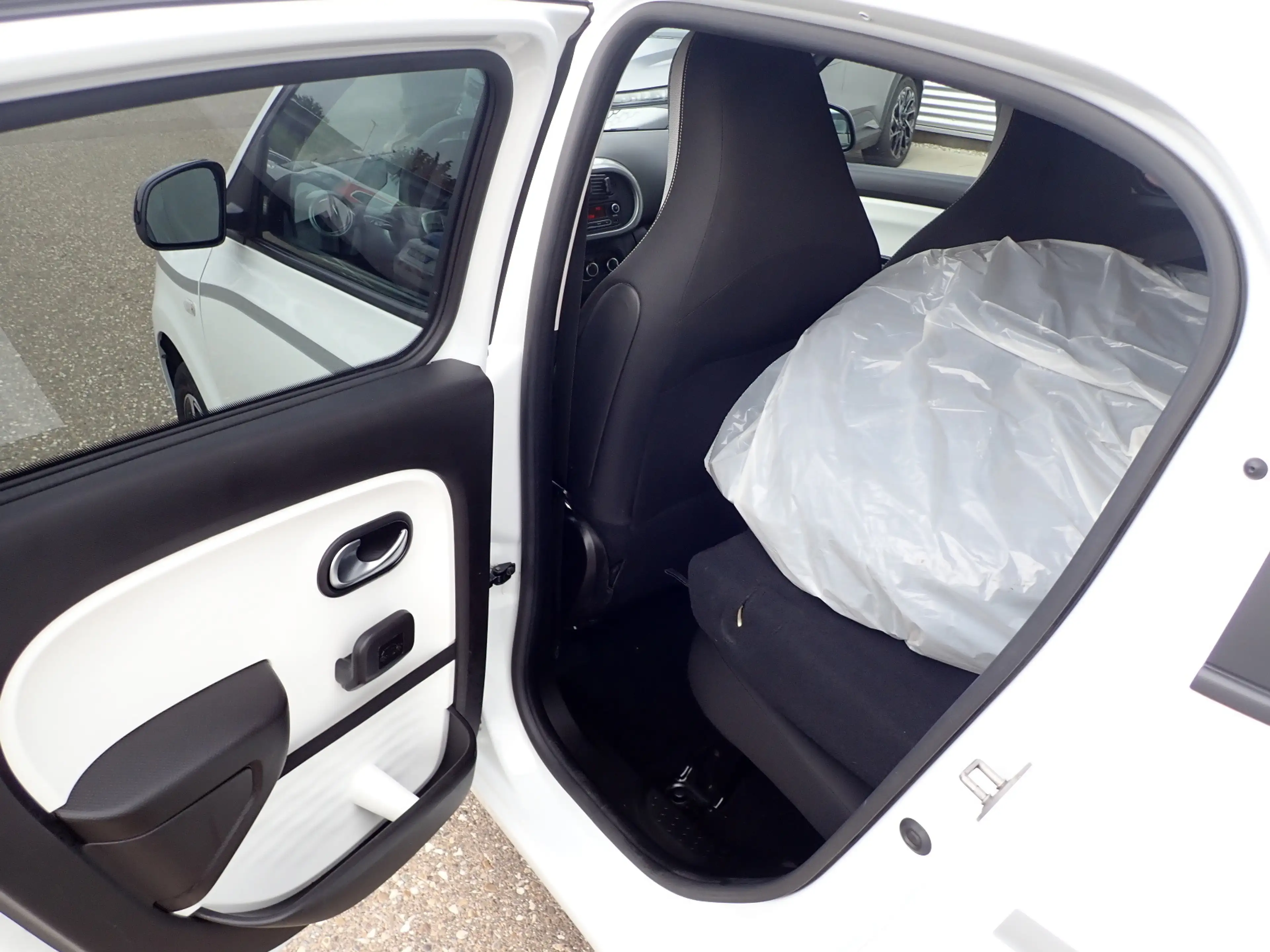 Renault Twingo Limited SCe 70 — photo 7