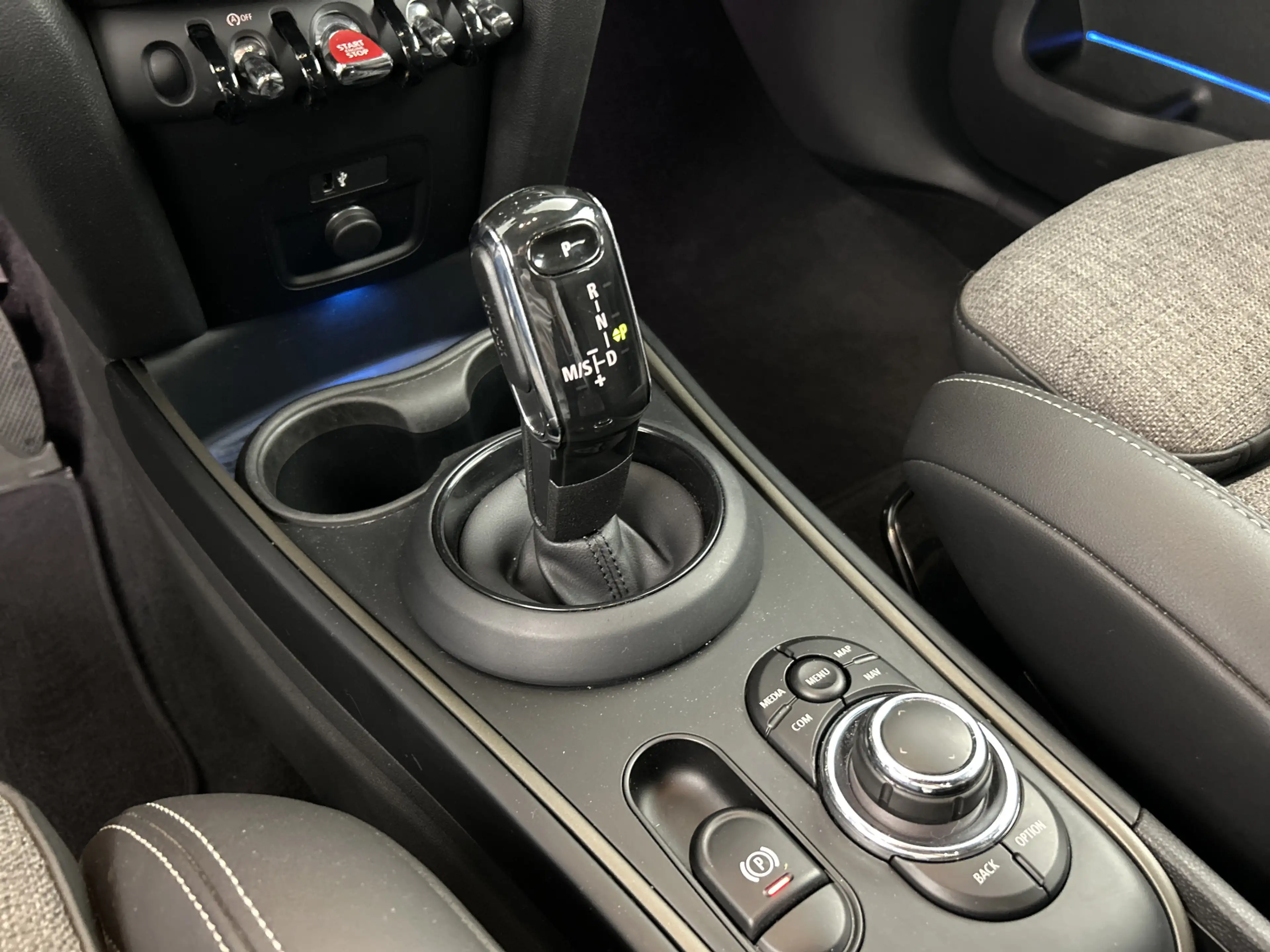 MINI Cooper Countryman 1.5 Business Edition — photo 20