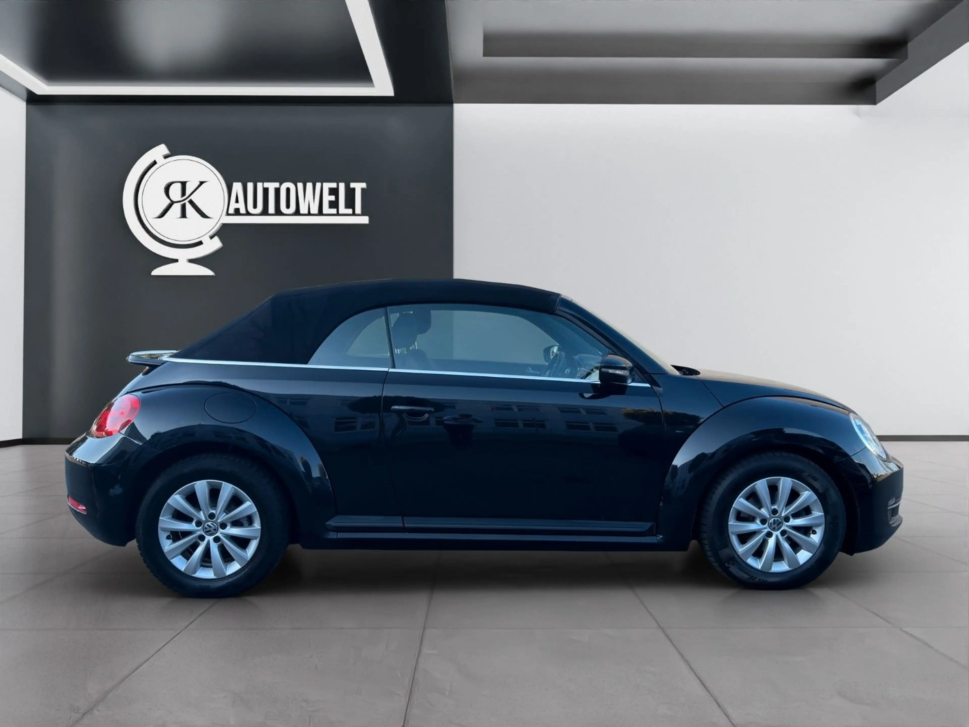 Volkswagen Beetle Cabriolet Basis*PDC*SHZ*TÜV 06.28*TEMP* — photo 6