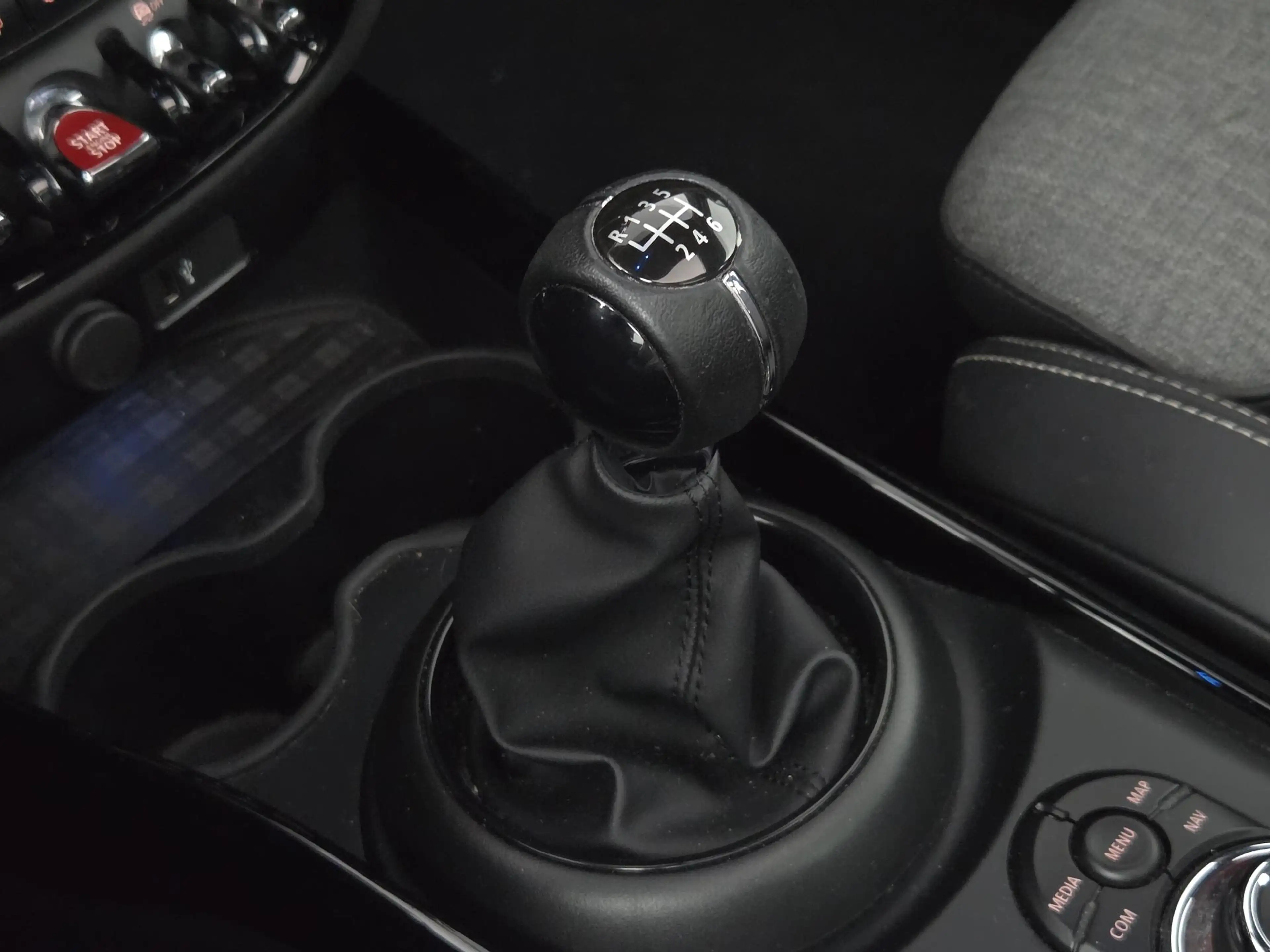 MINI Cooper Clubman 1.5 Business Edition | NL Auto | Panoramadak | Nav — photo 31
