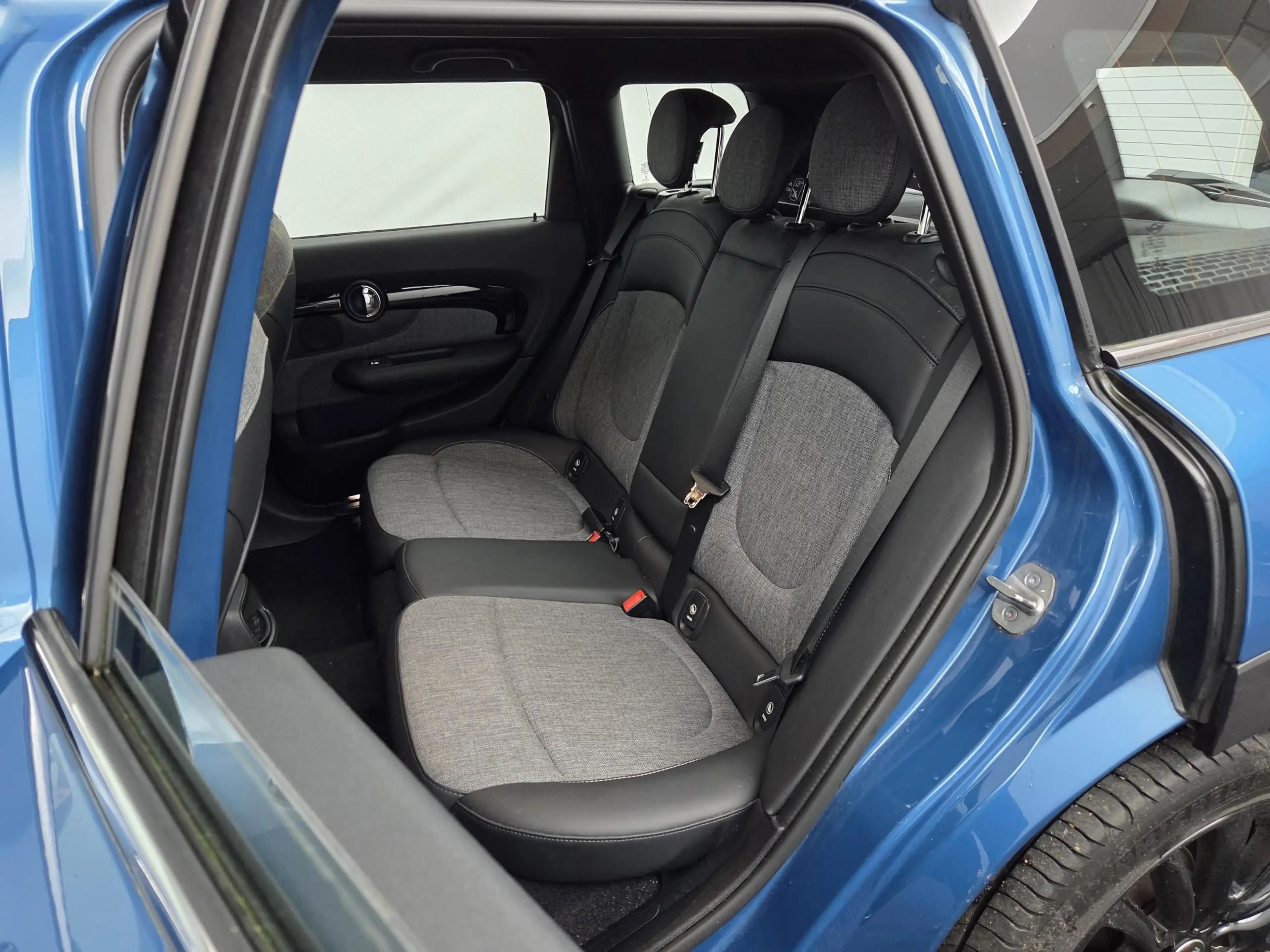 MINI Cooper Clubman 1.5 Business Edition | NL Auto | Panoramadak | Nav — photo 9