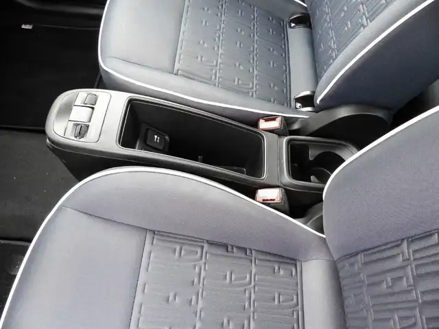 Fiat 500e view 8