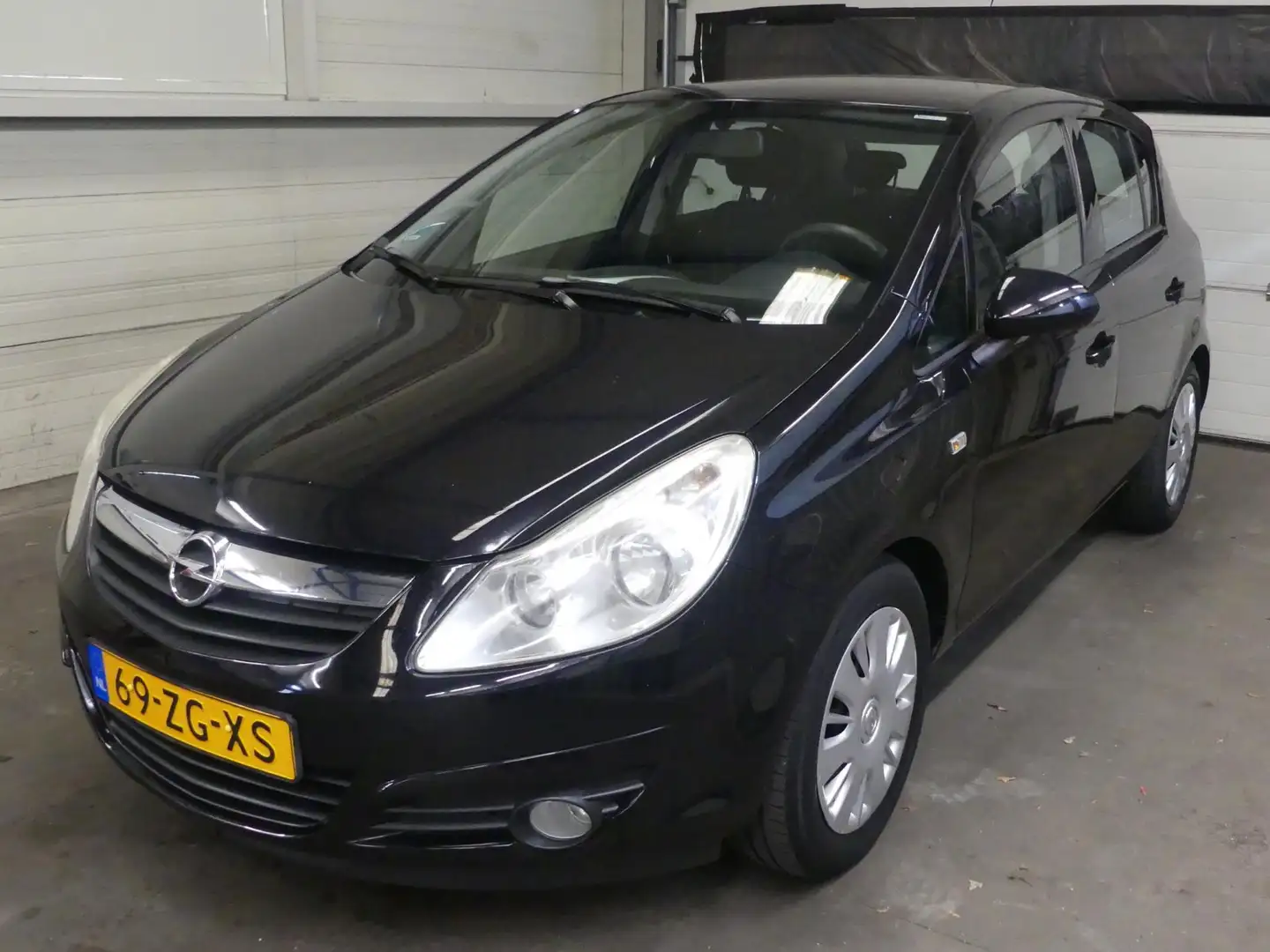 Opel Corsa 1.4-16V Enjoy - Airco - 5 deurs - Mooie auto! Negro - 1