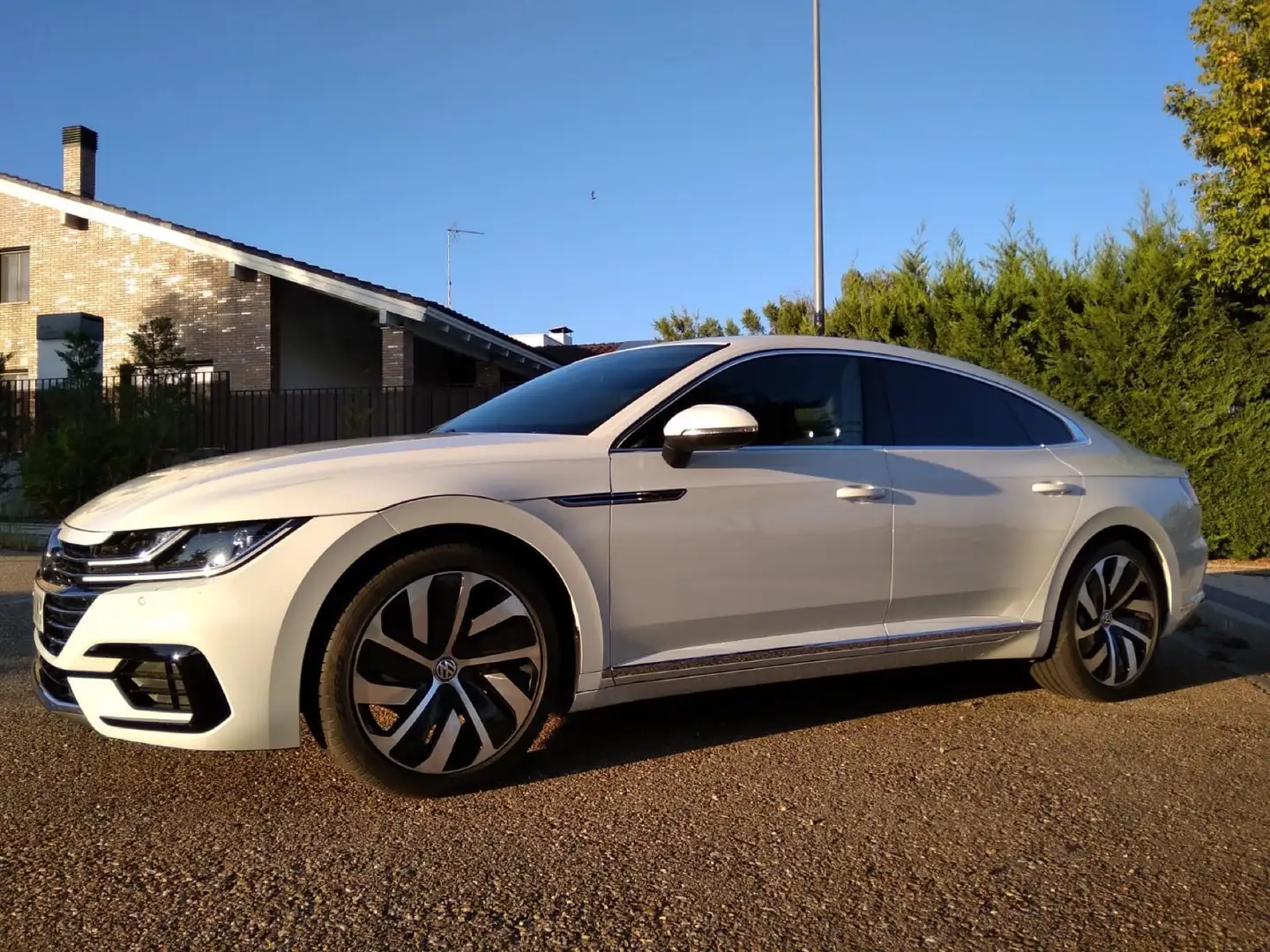 Volkswagen Arteon 1.5 TSI EVO R-Line 110kW - 1