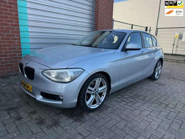 BMW 118 1-serie 118i Upgrade Edition automaat NAV.+ Airco