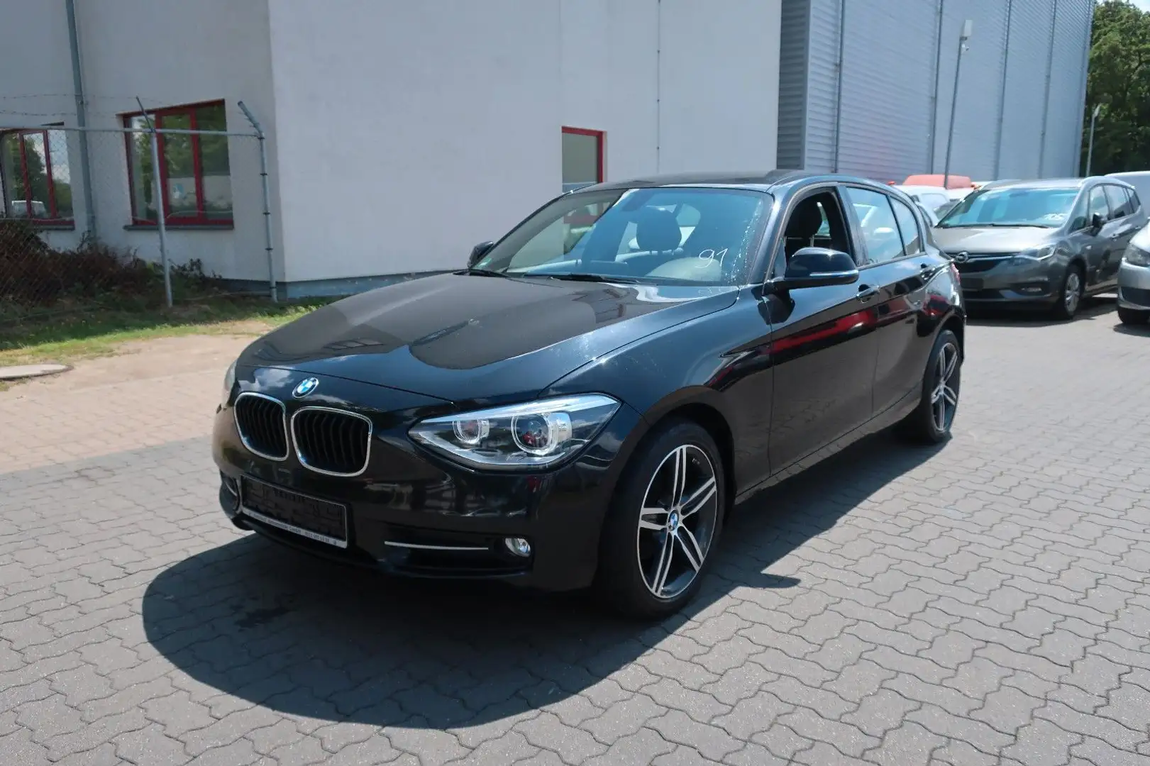 BMW 118 d 1.Hand / Xenon / Klima / Sitzheizung/FN:91 Schwarz - 1