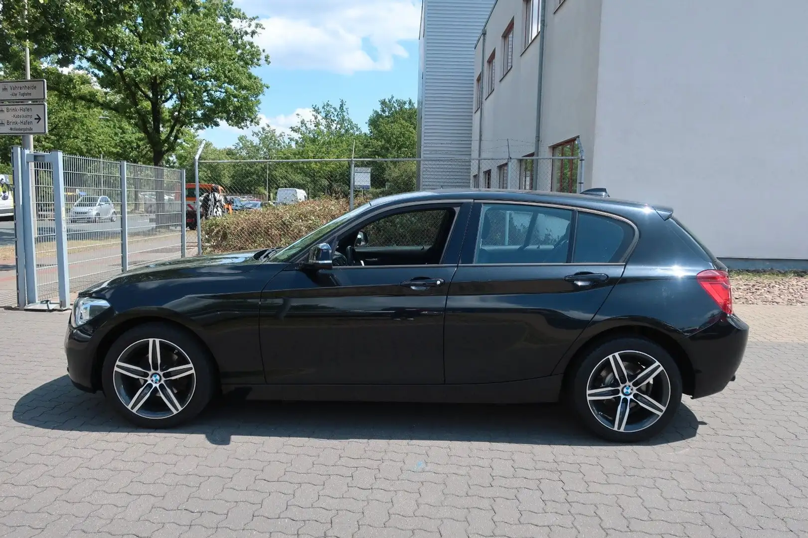 BMW 118 d 1.Hand / Xenon / Klima / Sitzheizung/FN:91 Schwarz - 2