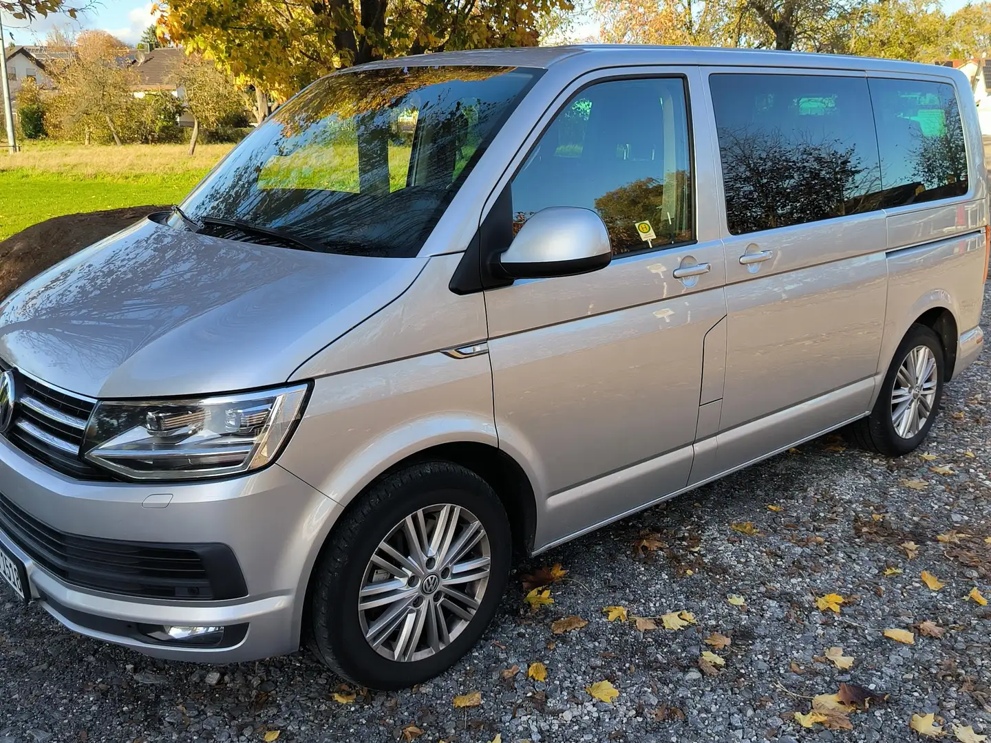 Volkswagen T6 Multivan Multivan DSG Kurz 4MOTION Highline Argintiu - 1