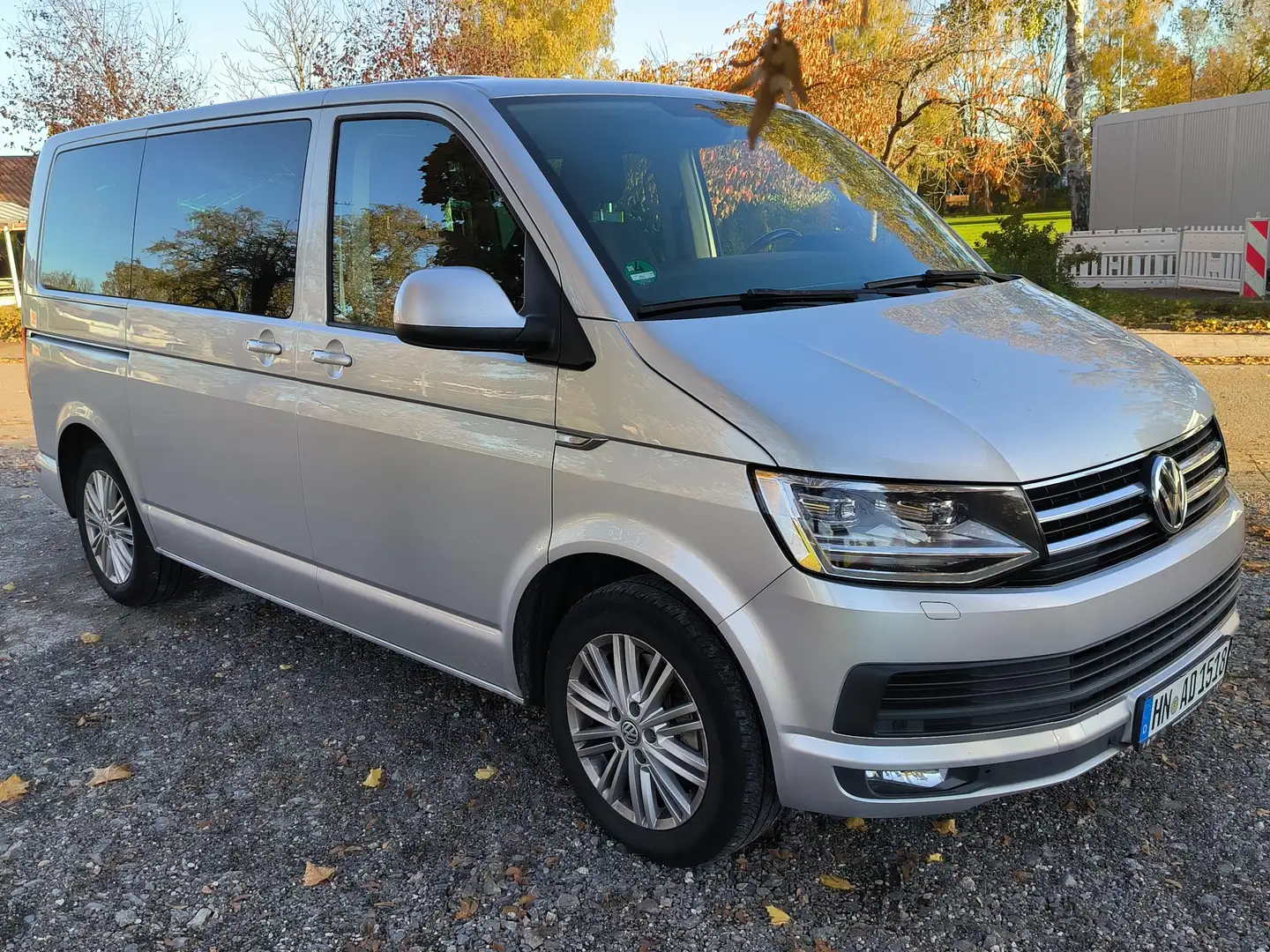 Volkswagen T6 Multivan Multivan DSG Kurz 4MOTION Highline Argintiu - 2