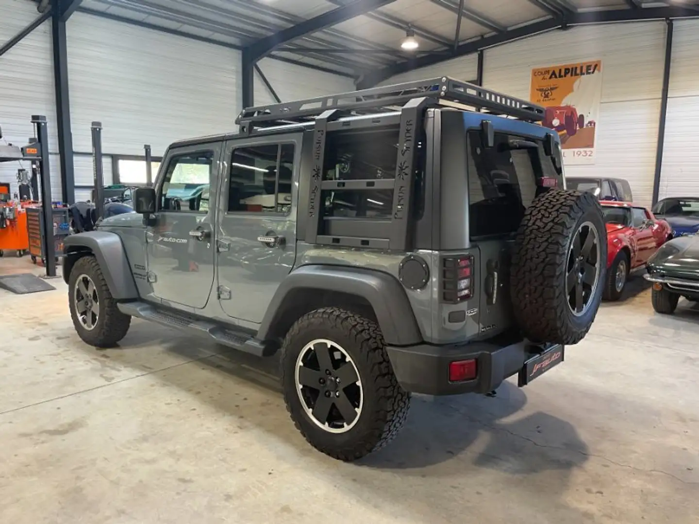 Jeep Wrangler 2.8 CRD UNLIMITED SPORT 200cv 4X4 5P BVM FAP Gris - 2