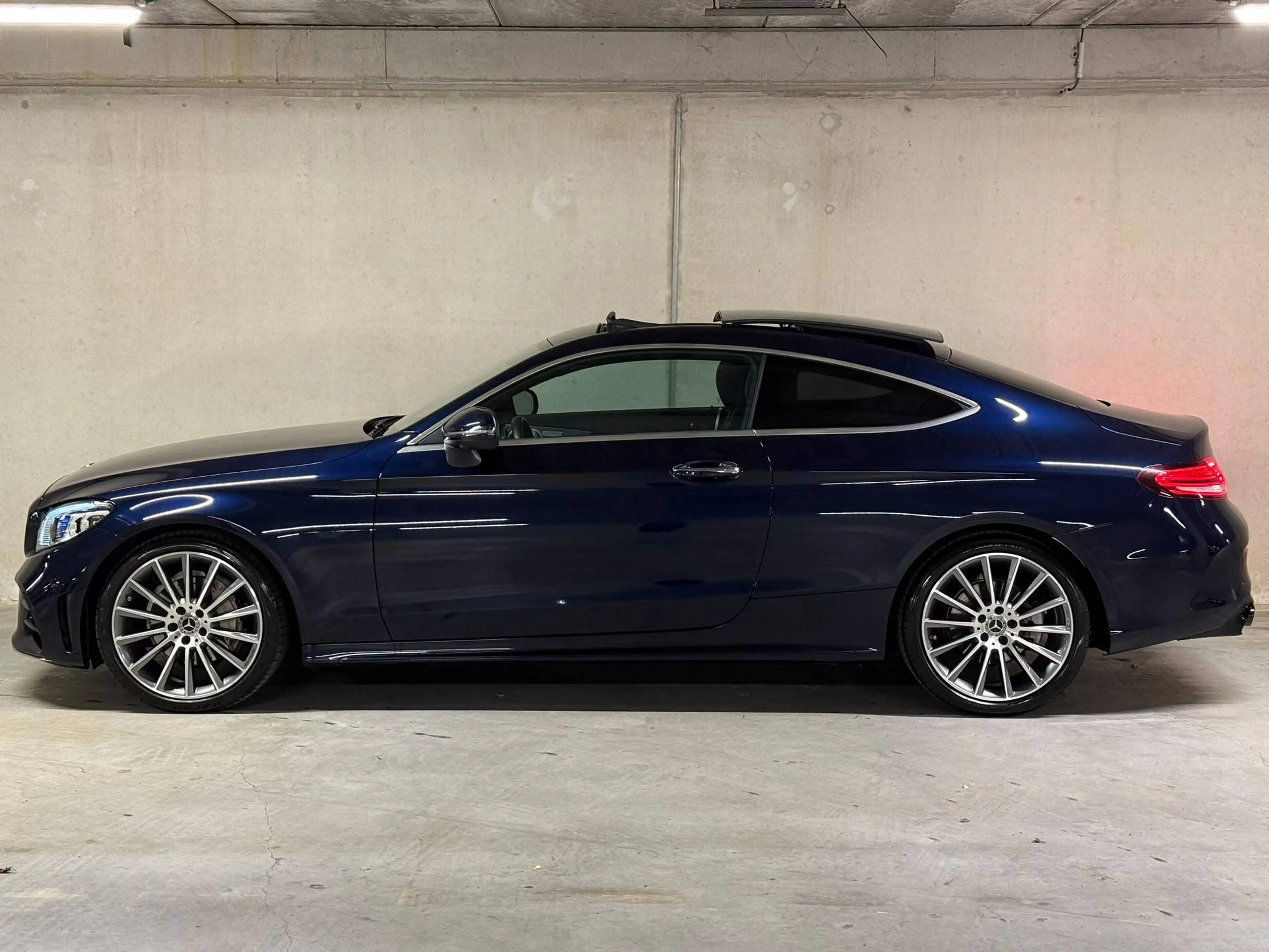 Mercedes-Benz C 200 AMG | PANO | BURMESTER | 360 CAM | SFEER | KEYLESS! — photo 4