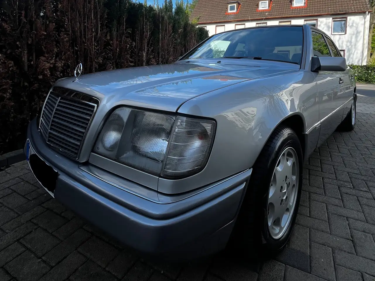 Mercedes-Benz E 280