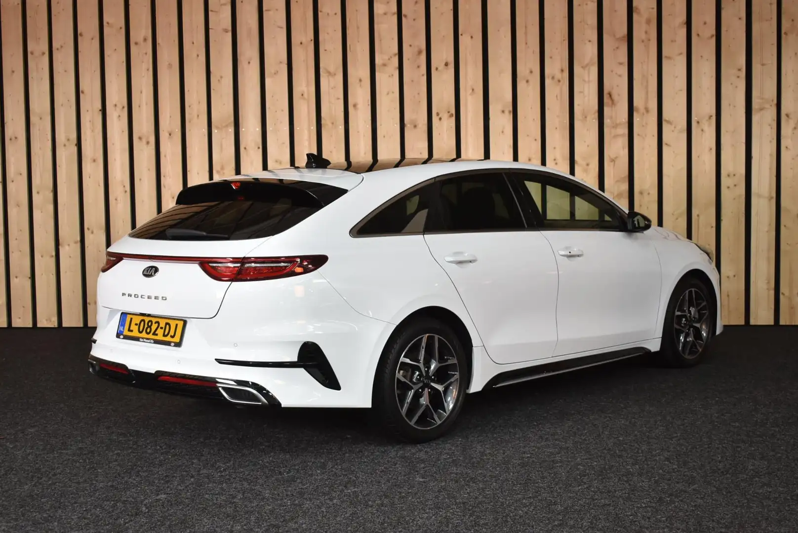 Kia ProCeed / pro_cee'd 1.0 T-GDI GT-PlusLine 112dkm 1e eig. Panoramadak L Weiß - 2