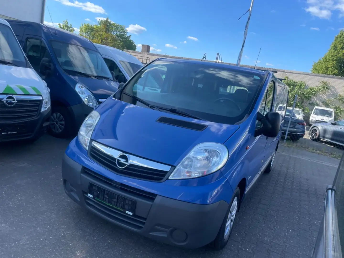 Opel Vivaro L2H1*Lang*Automatik*Klima*TÜV 05.2027 Bleu - 1