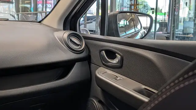 Renault Clio view 14