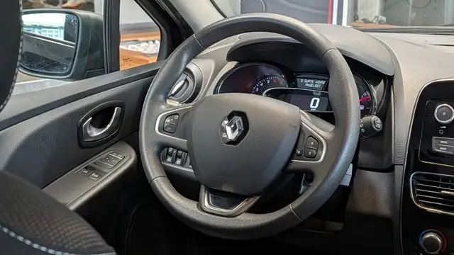 Renault Clio view 12
