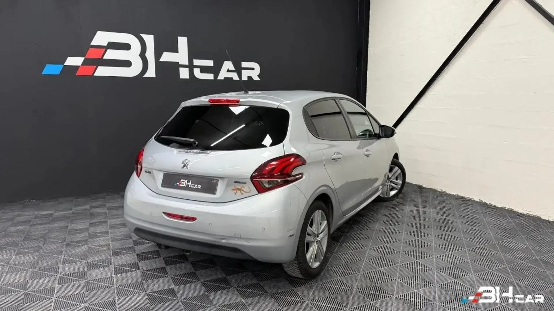 Peugeot 208 GENERATION-I 1.2 PURETECH 80 STYLE Gris - 2