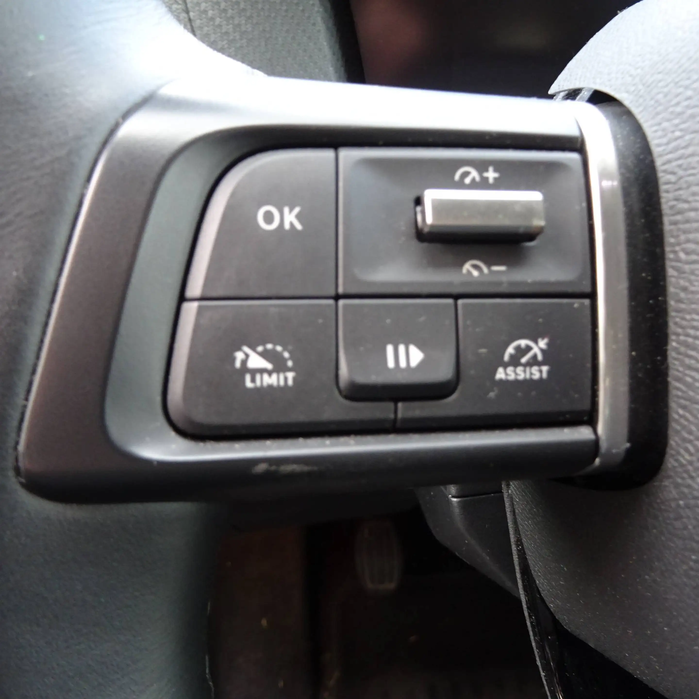 Citroen C4 C4 BlueHDI 110 Shine — photo 9