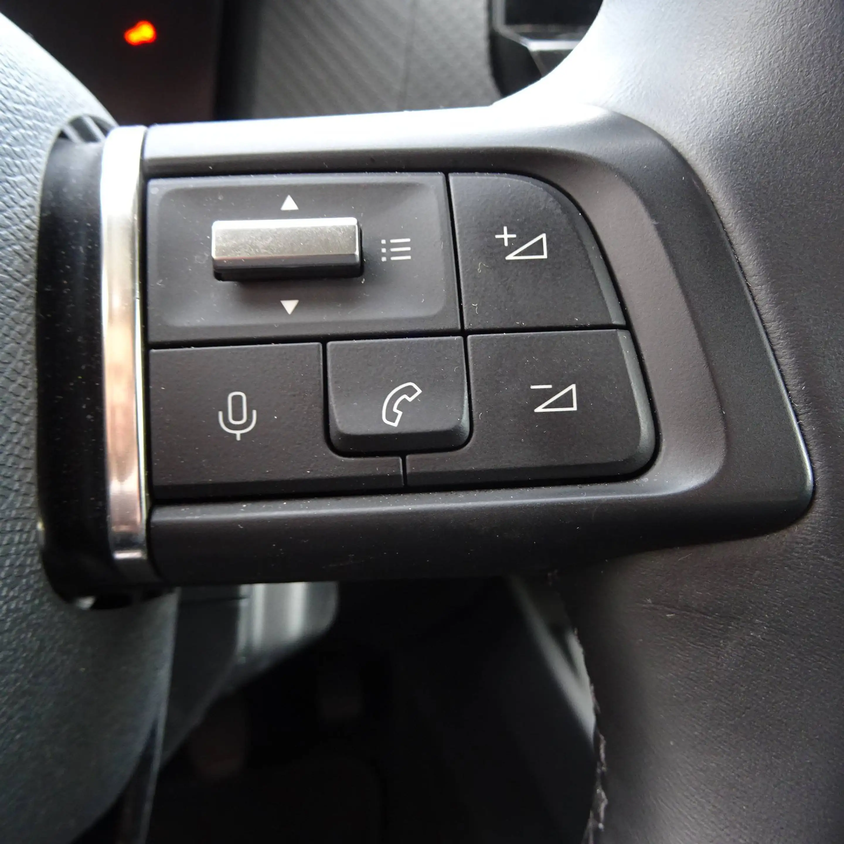 Citroen C4 C4 BlueHDI 110 Shine — photo 8