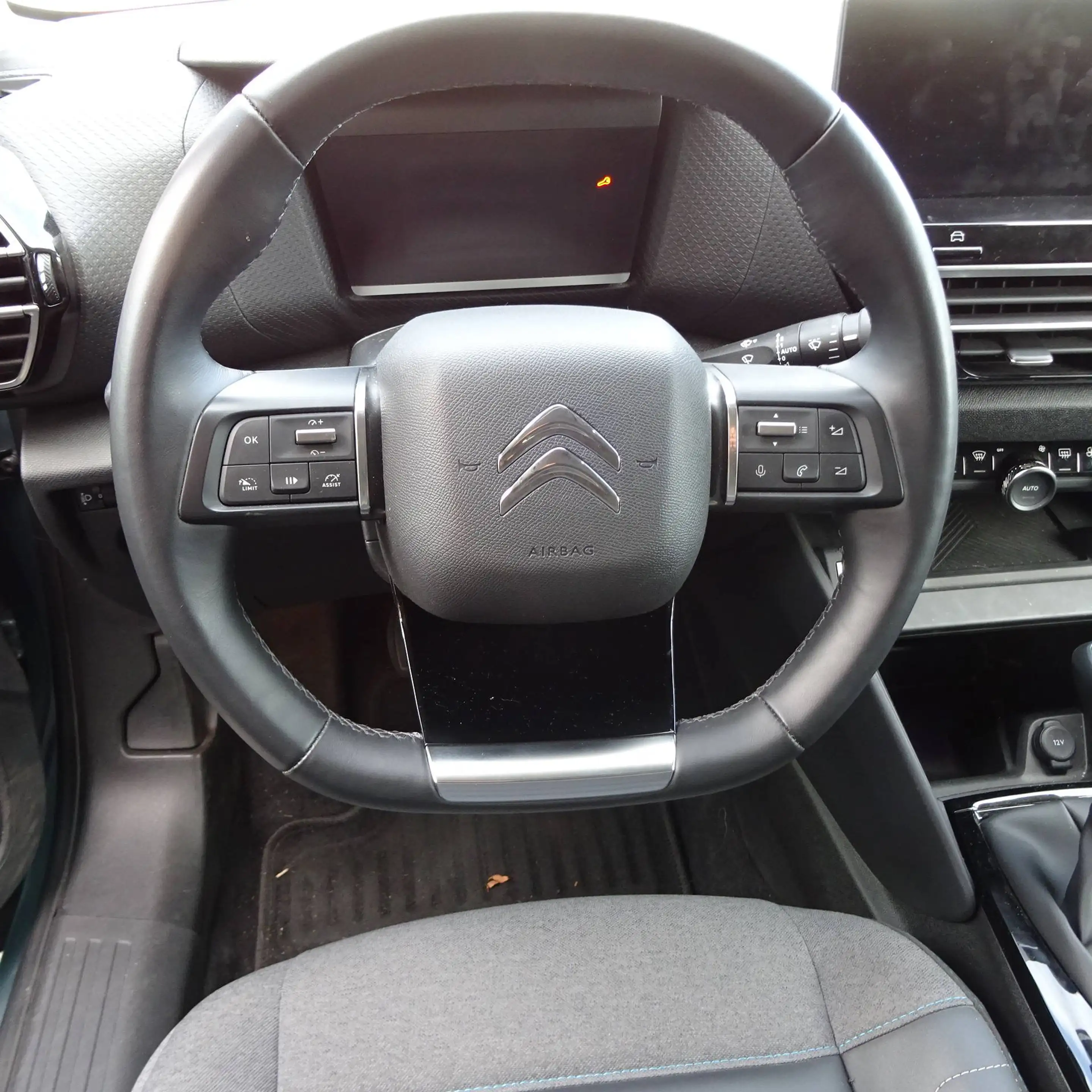 Citroen C4 C4 BlueHDI 110 Shine — photo 10