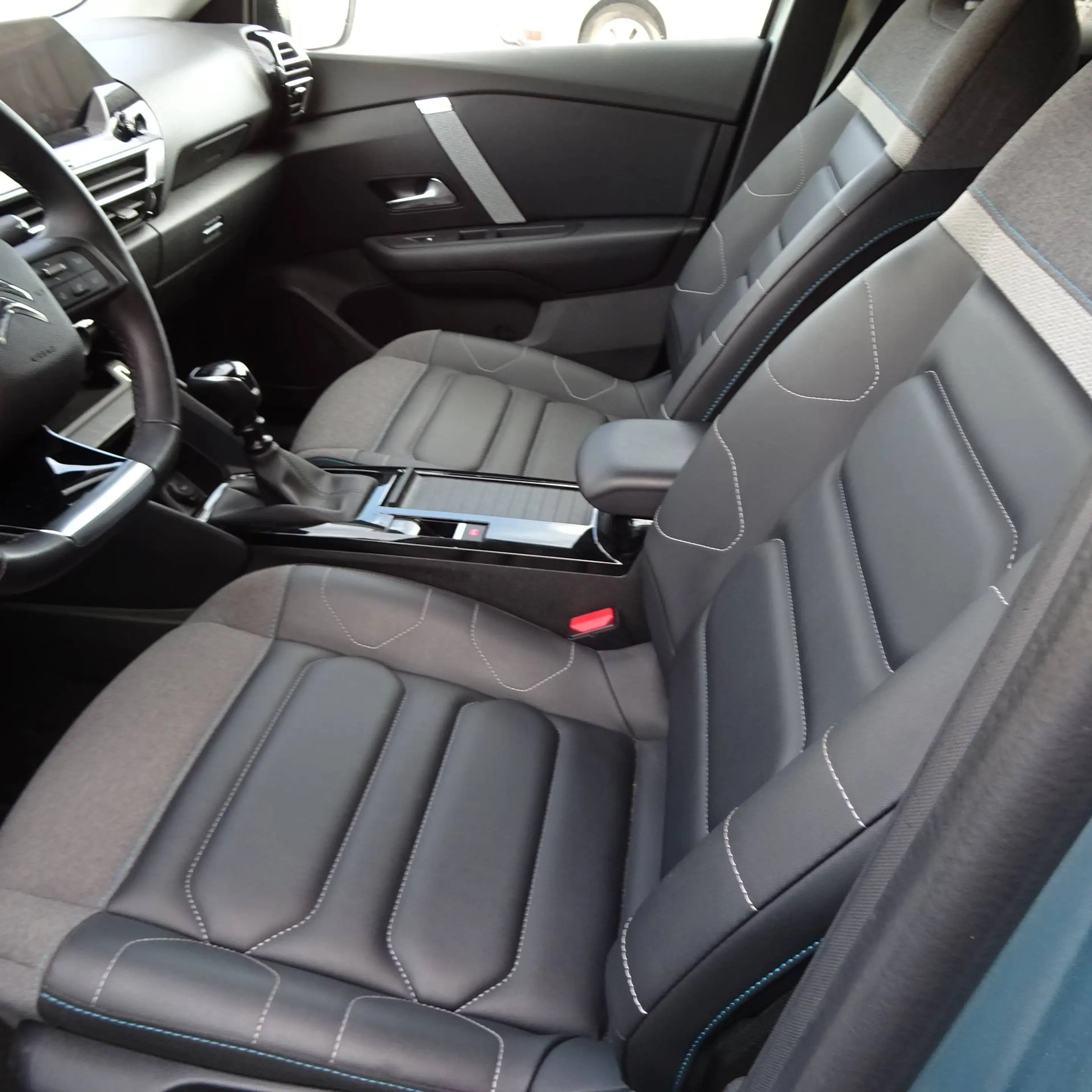Citroen C4 C4 BlueHDI 110 Shine — photo 7