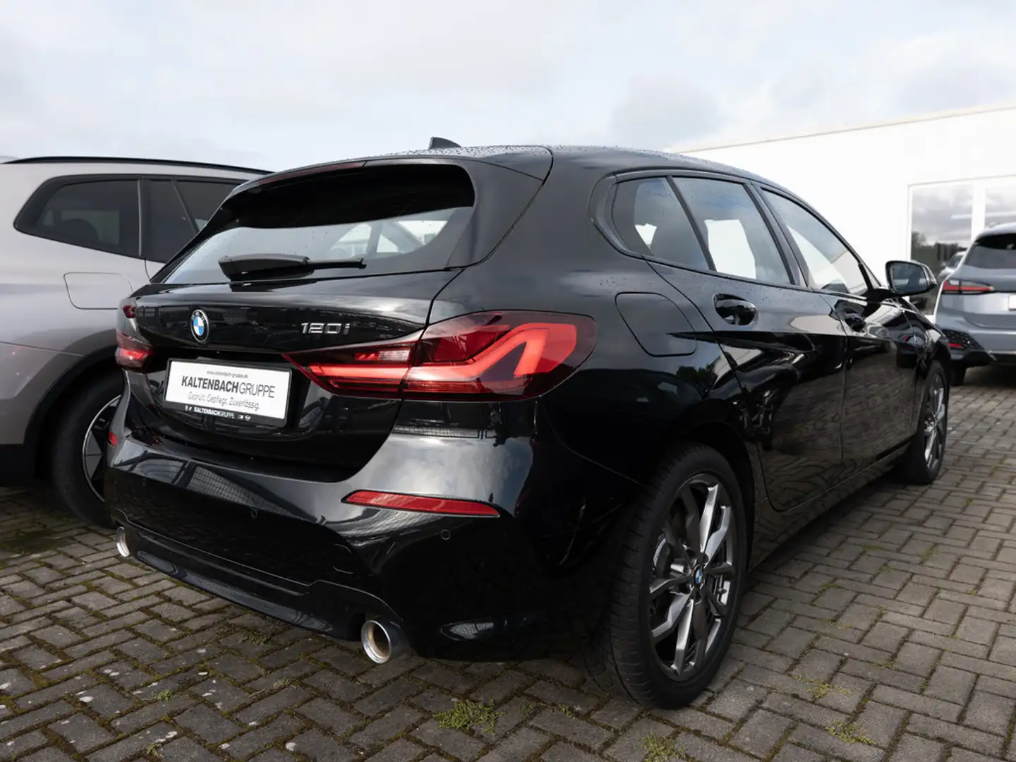 BMW 120 i Sport Line LED SPORTSITZ(E) NAVI KLIMA Noir - 2