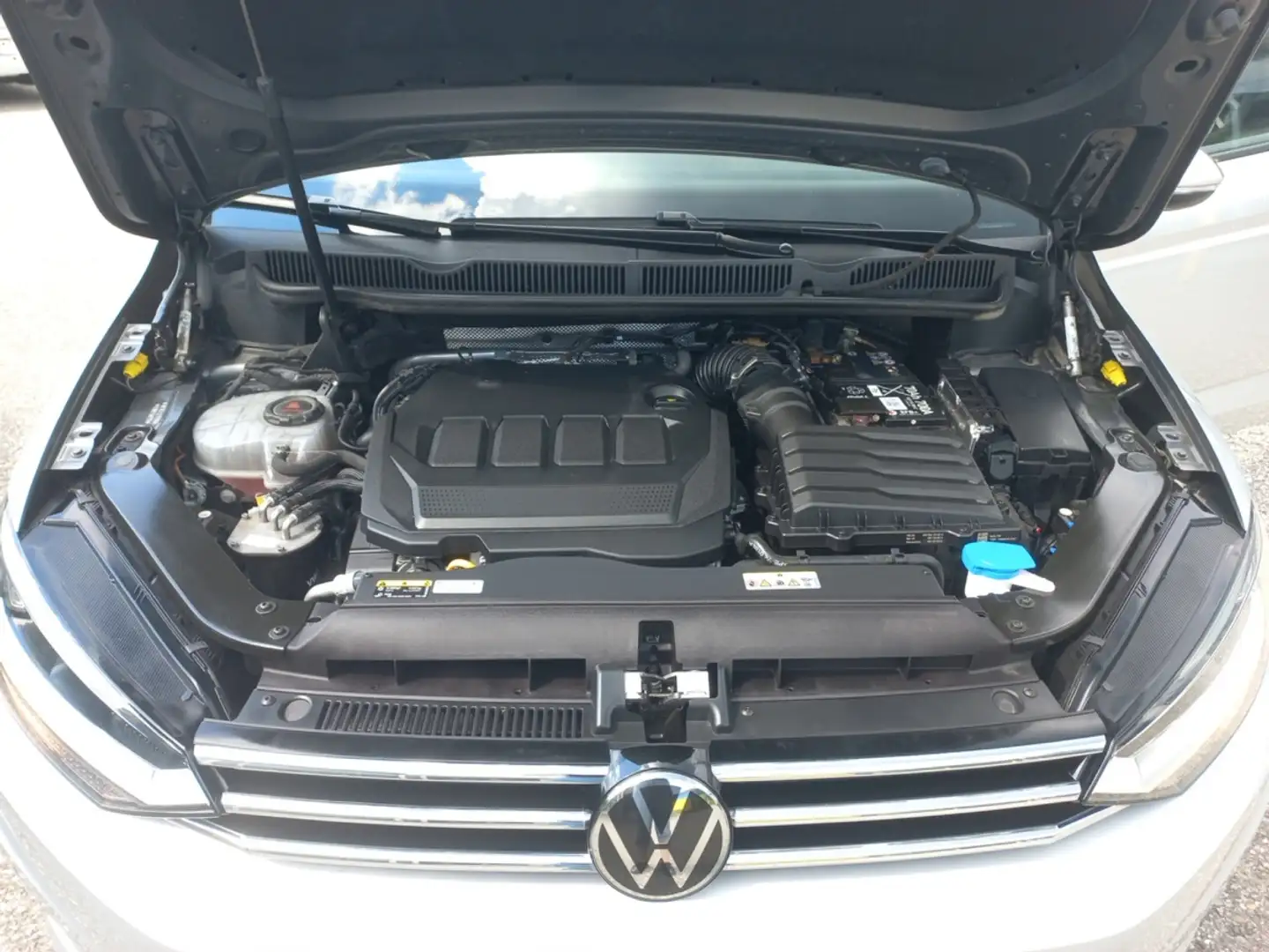Volkswagen Touran Friends 2.0 TDI DSG Zilver - 1