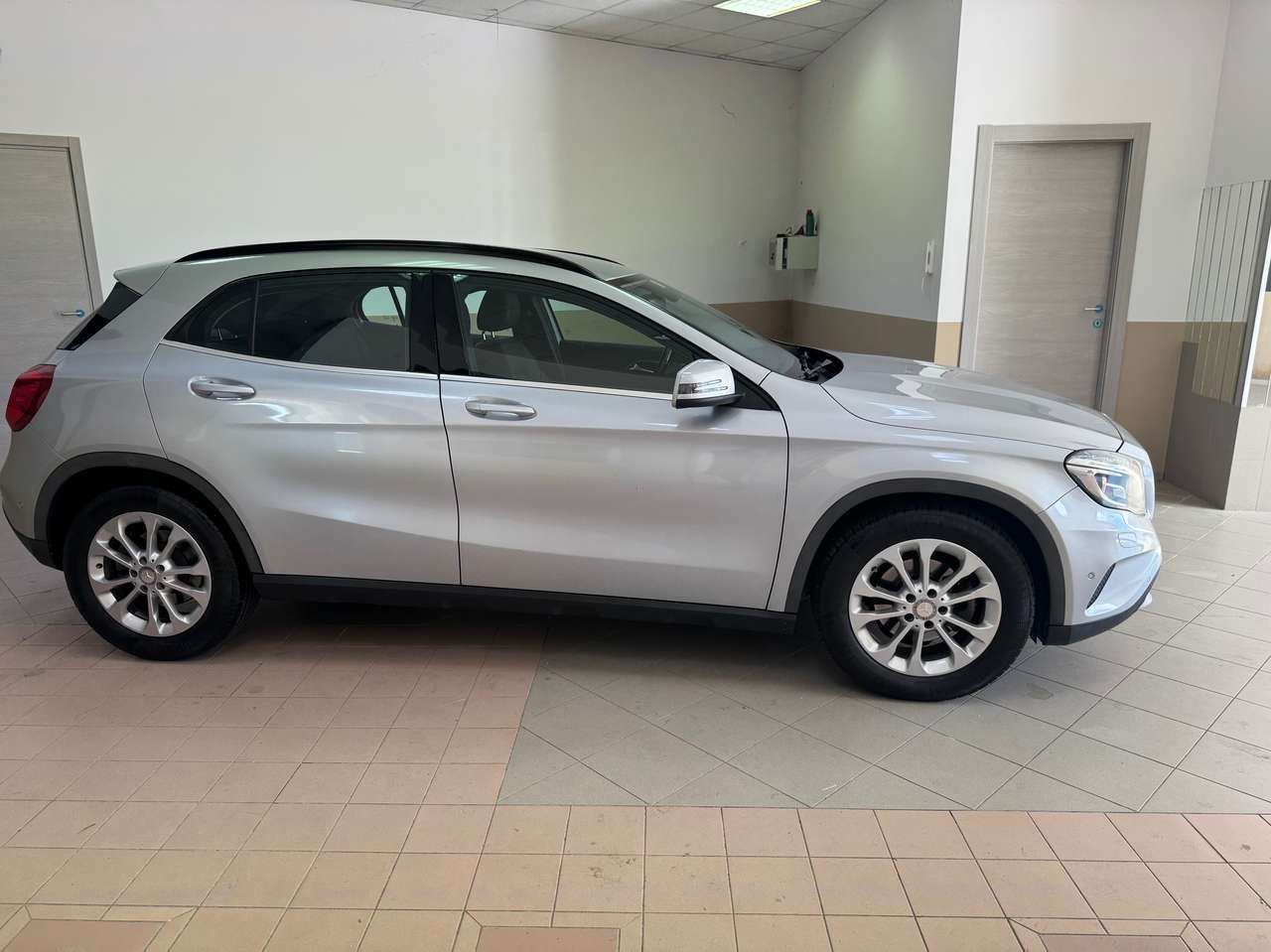 Mercedes-Benz GLA 200 GLA-X156 2014 d (cdi) Executive auto