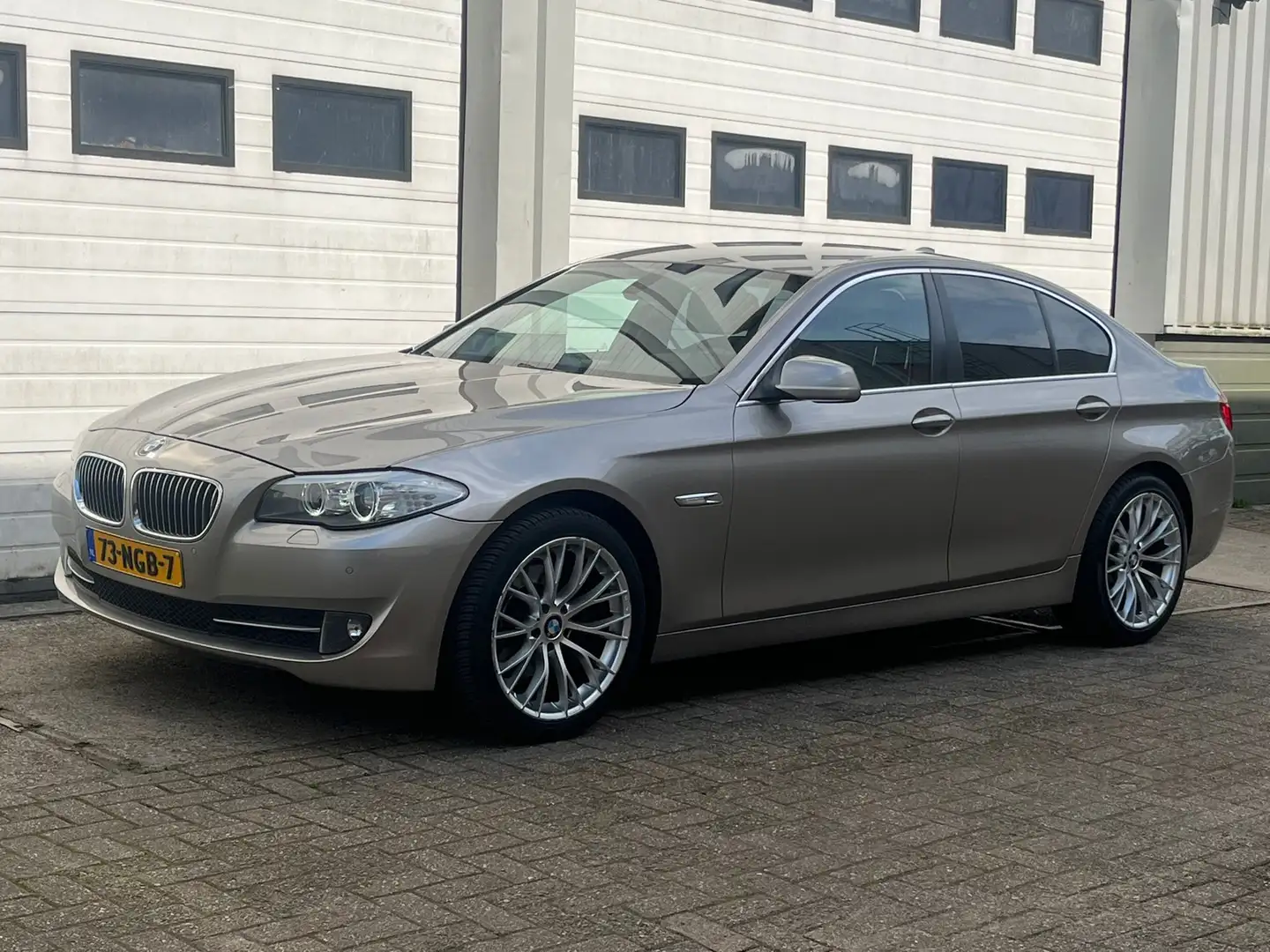 BMW 523 5-serie 523i High Executive aut. / Navi / LED / Xe Grijs - 2