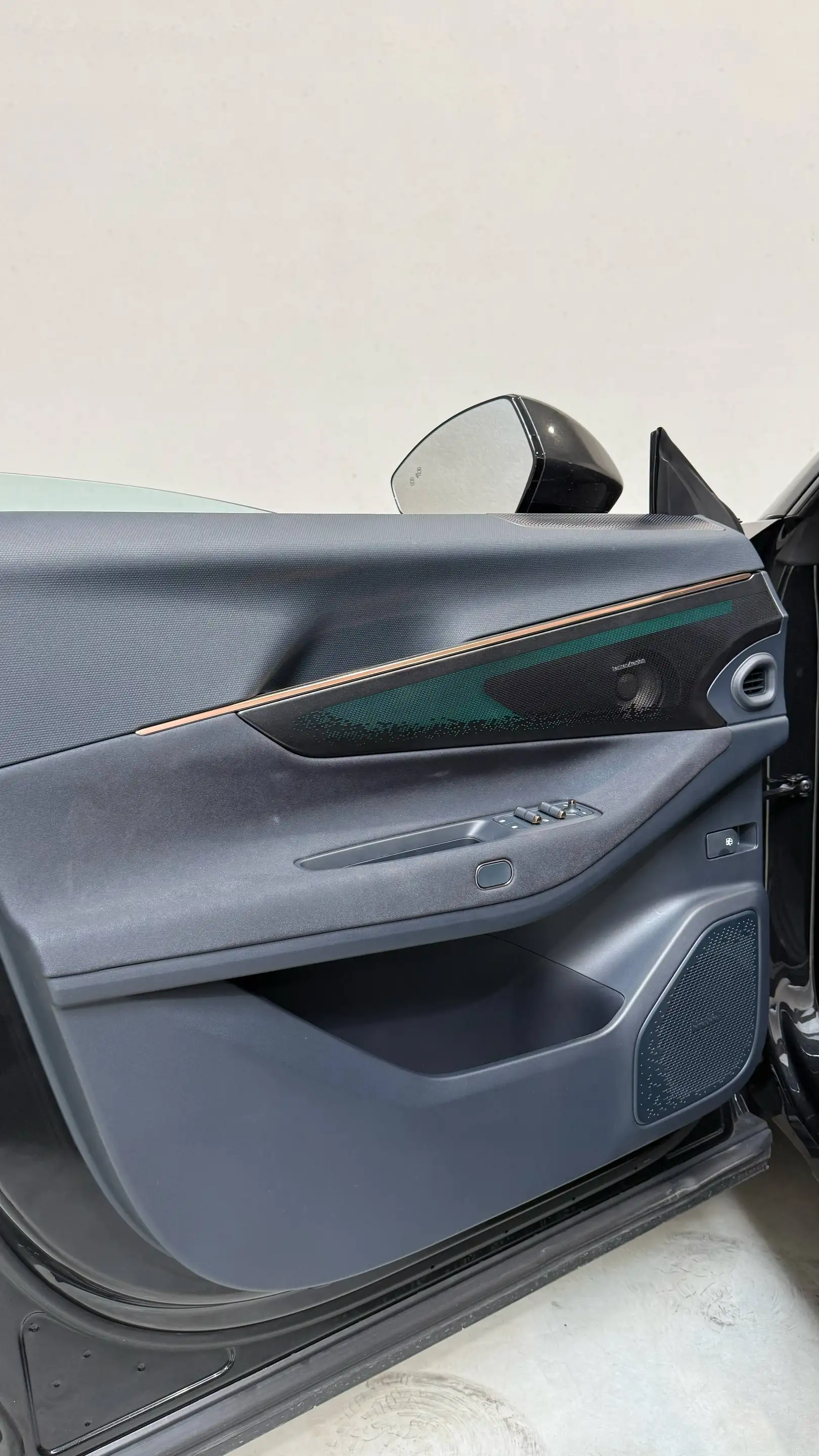 Lynk & Co 08 08 PHEV 1.5 Turbo More (257 kW) More — photo 10