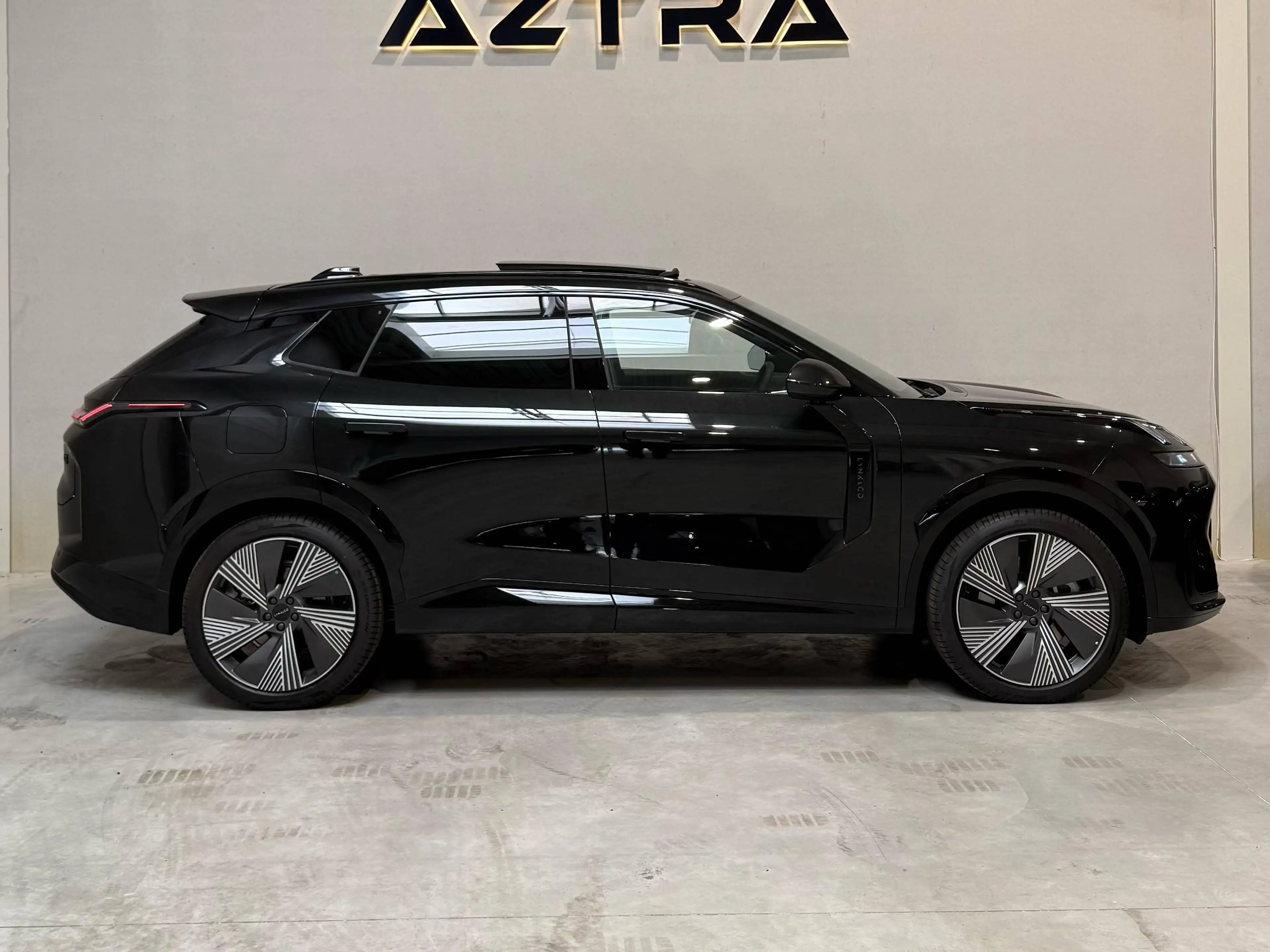 Lynk & Co 08 08 PHEV 1.5 Turbo More (257 kW) More — photo 3