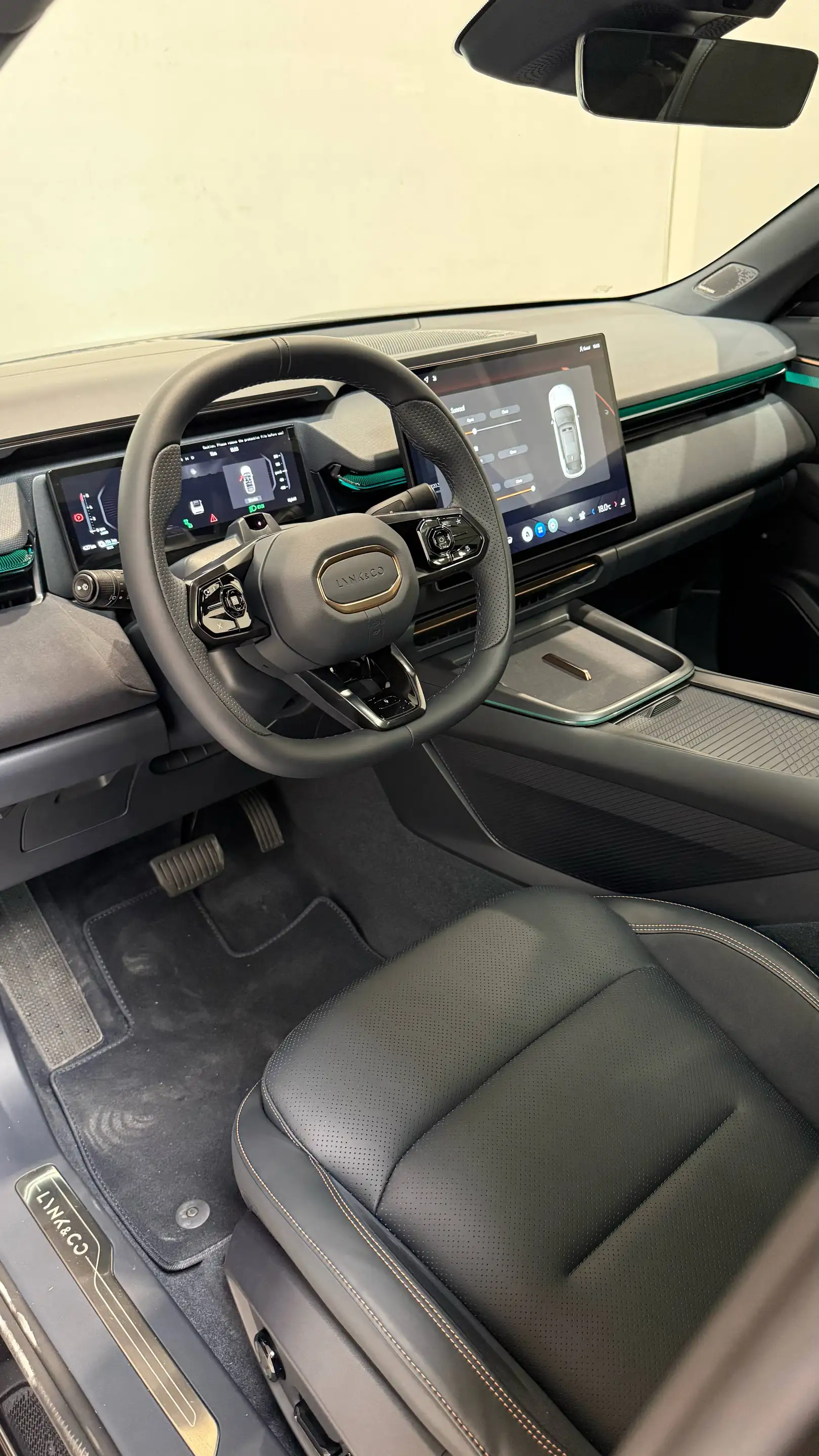 Lynk & Co 08 08 PHEV 1.5 Turbo More (257 kW) More — photo 11