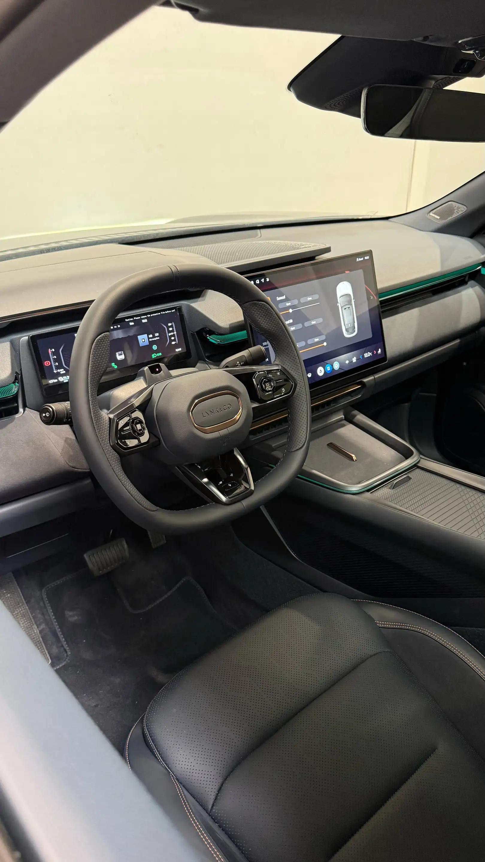 Lynk & Co 08 08 PHEV 1.5 Turbo More (257 kW) More — photo 8