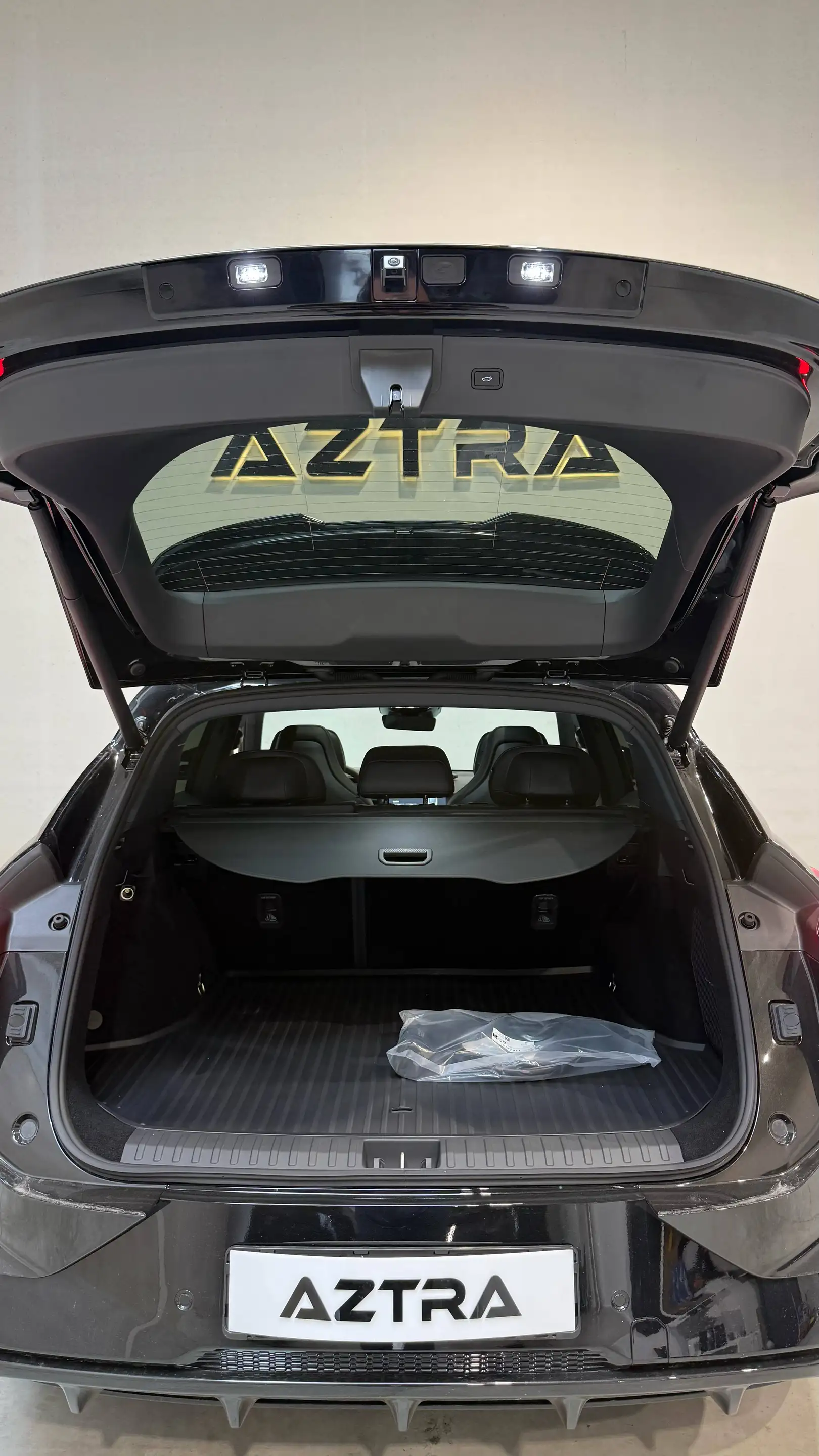 Lynk & Co 08 08 PHEV 1.5 Turbo More (257 kW) More — photo 6