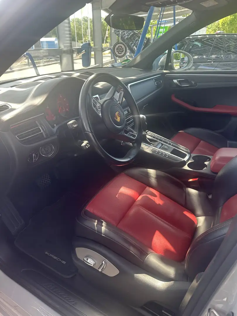 Porsche Macan kreide/schwarz-granatrot Porsche Approved Bose - 1