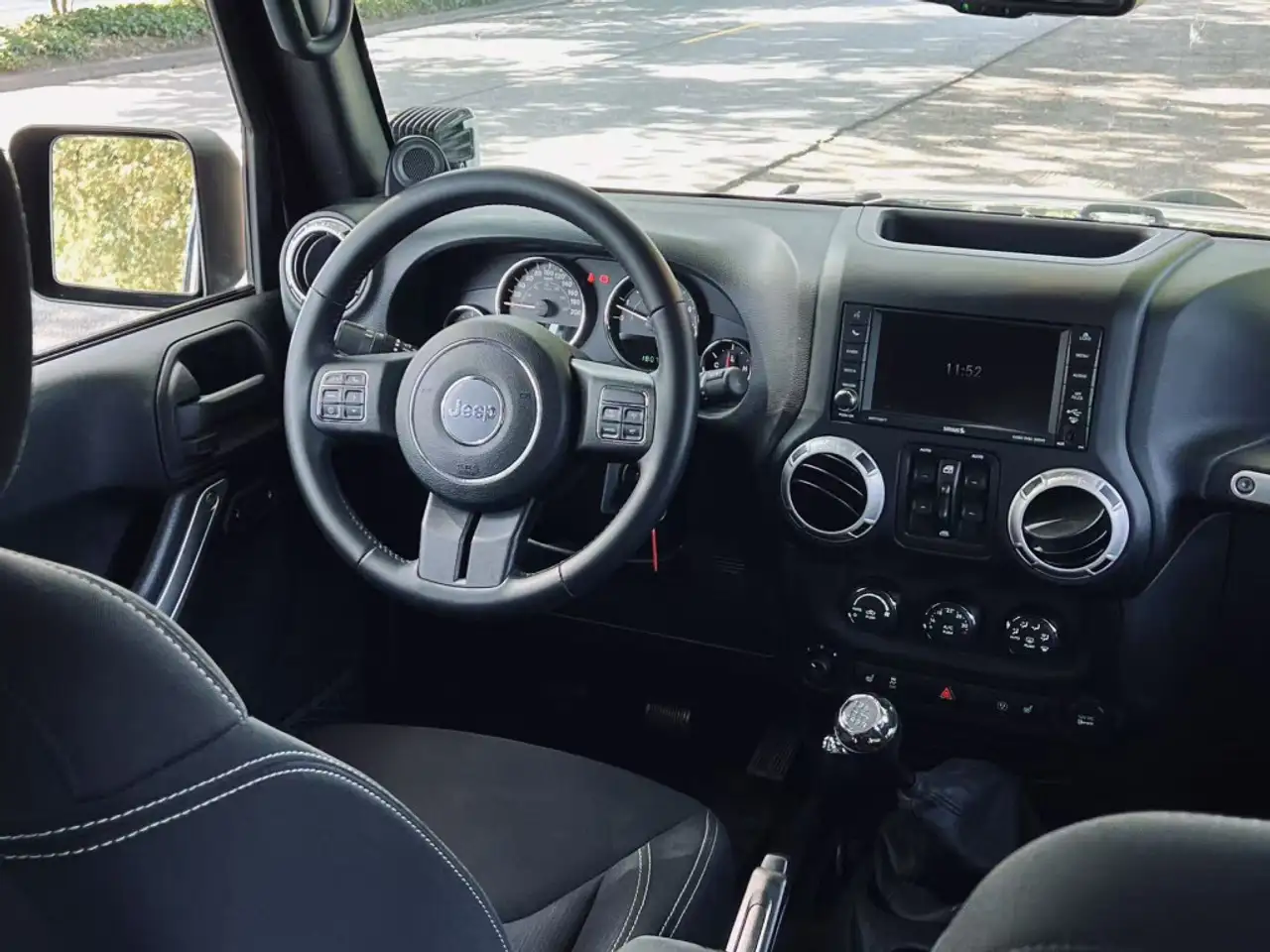 Jeep Wrangler photo Jeep Wrangler
